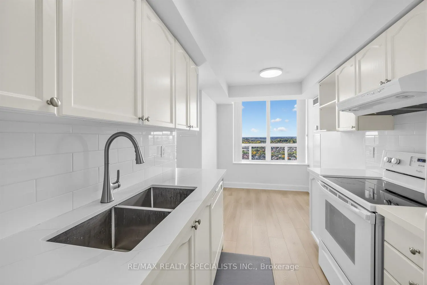 55 Strathaven Drive W #2011