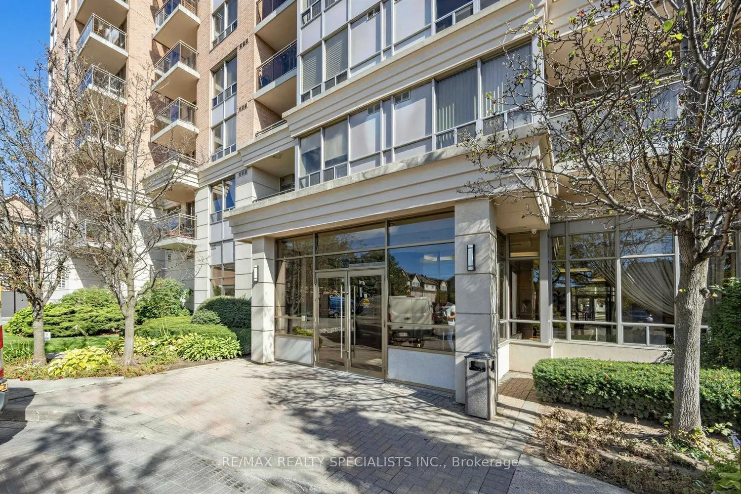 55 Strathaven Drive W #2011
