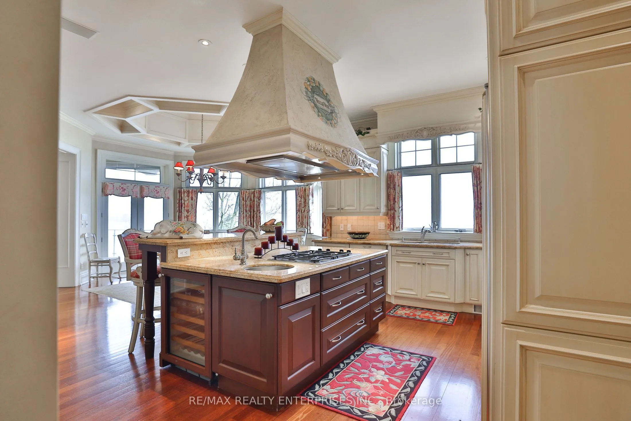 872 Whittier Crescent