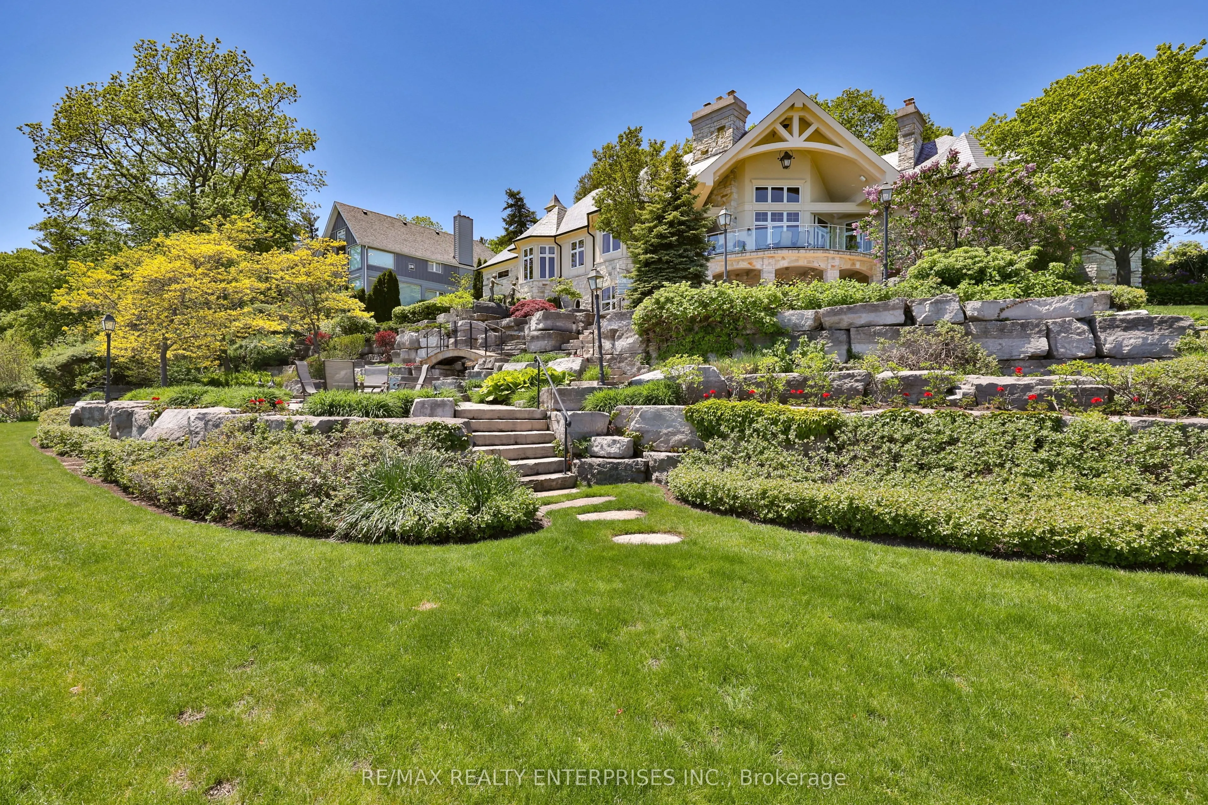 872 Whittier Crescent
