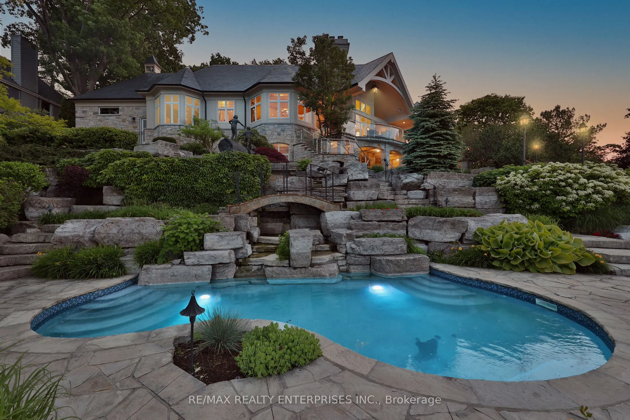 872 Whittier Crescent