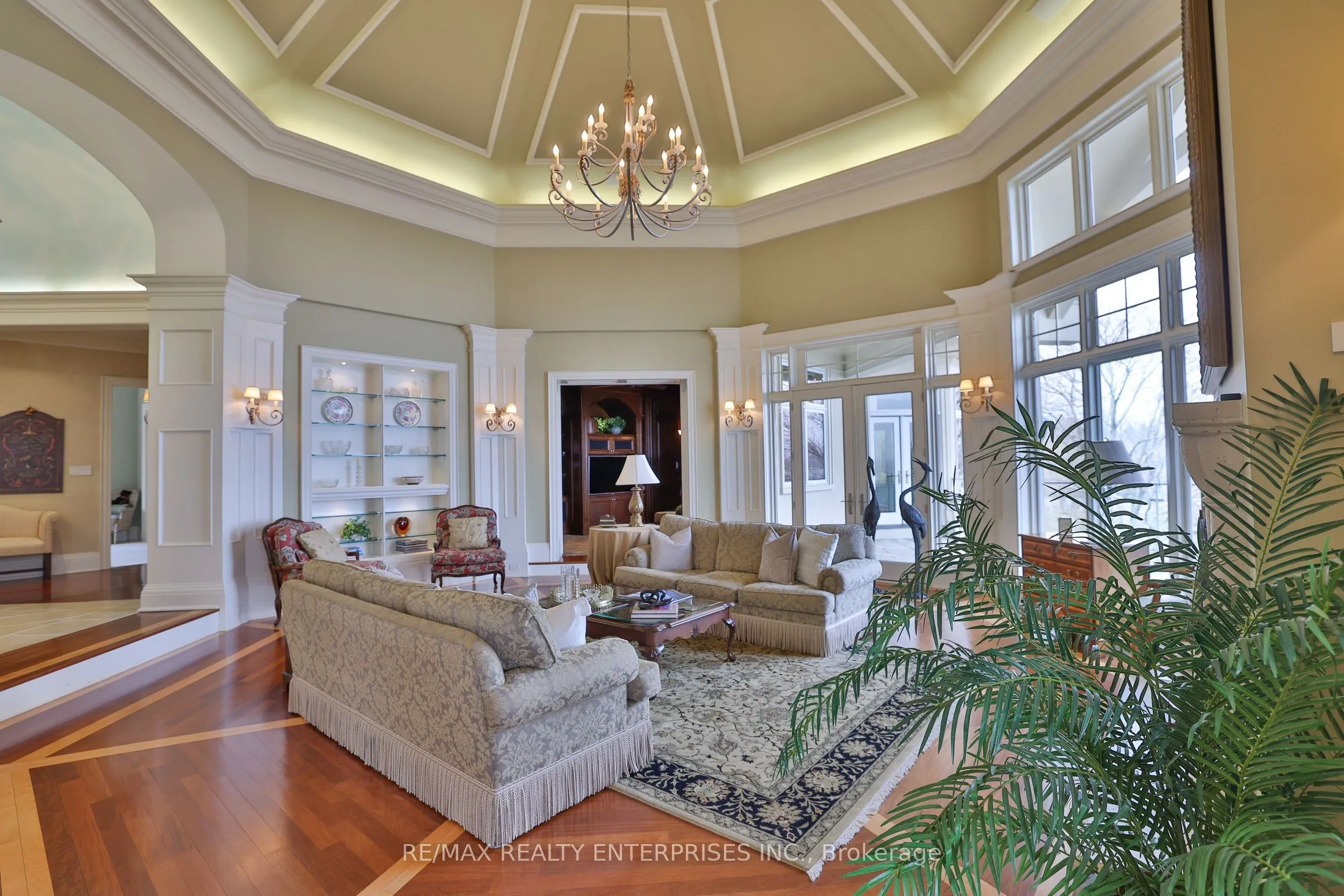 872 Whittier Crescent