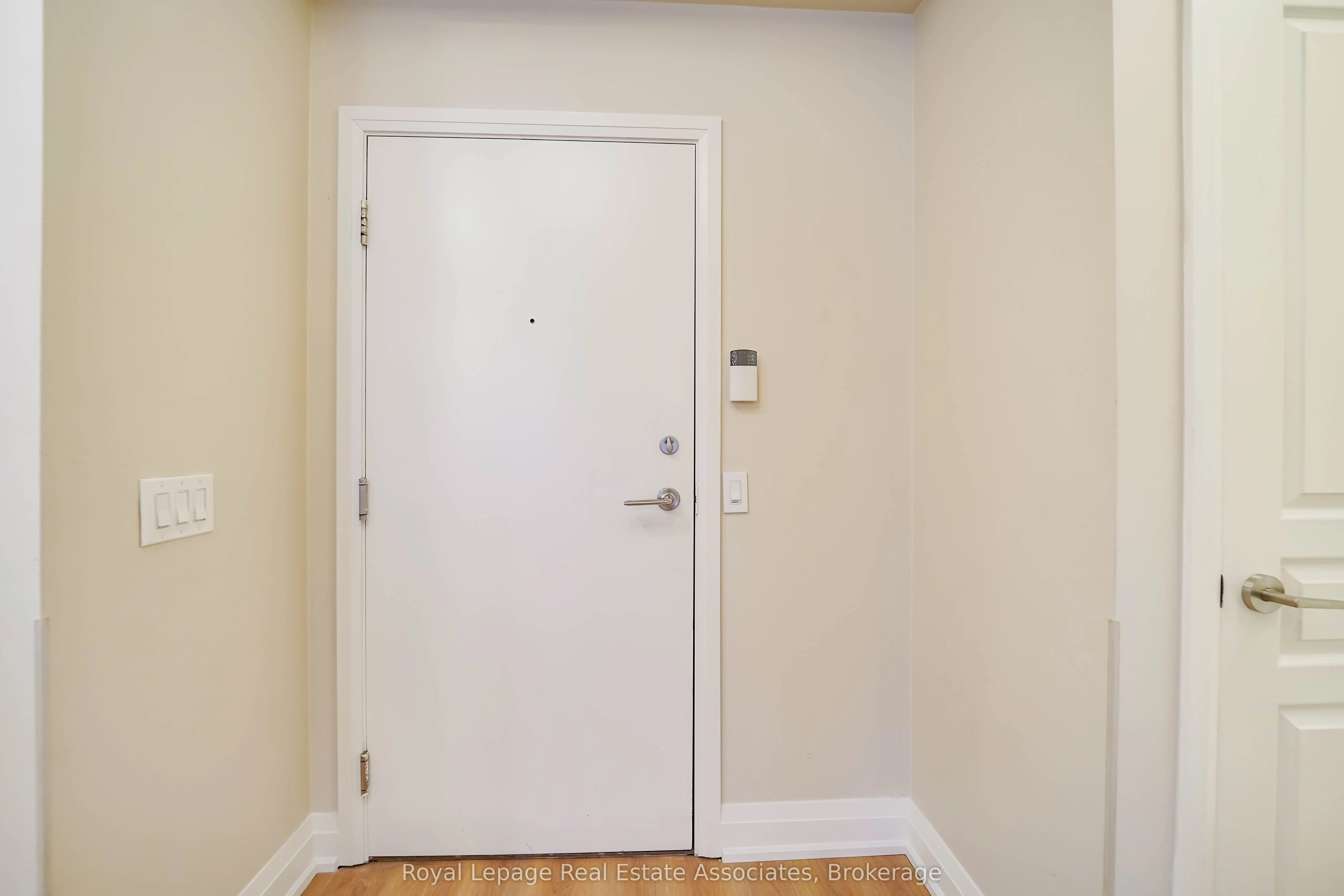1 Hurontario Street #308