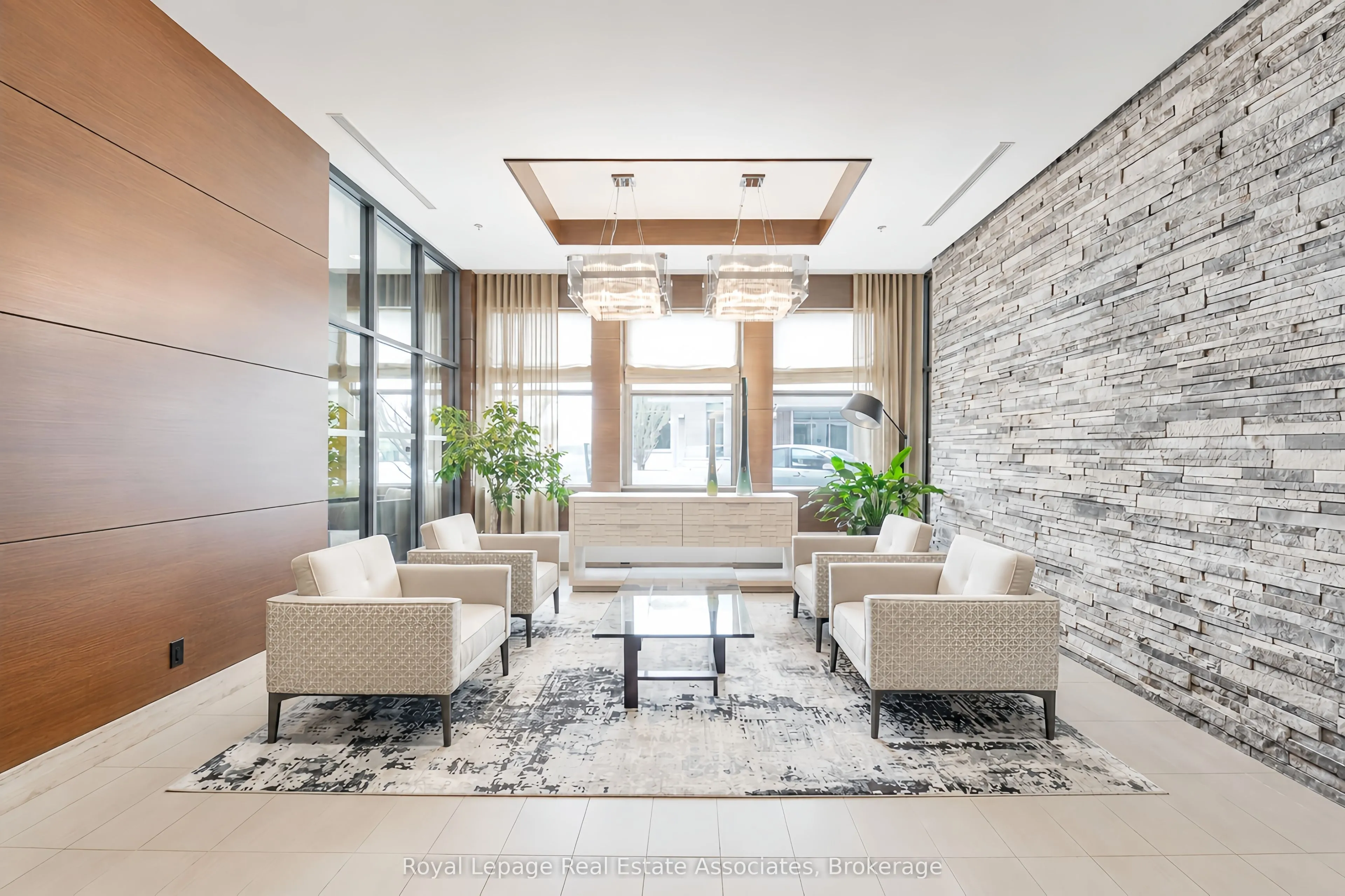 1 Hurontario Street #308