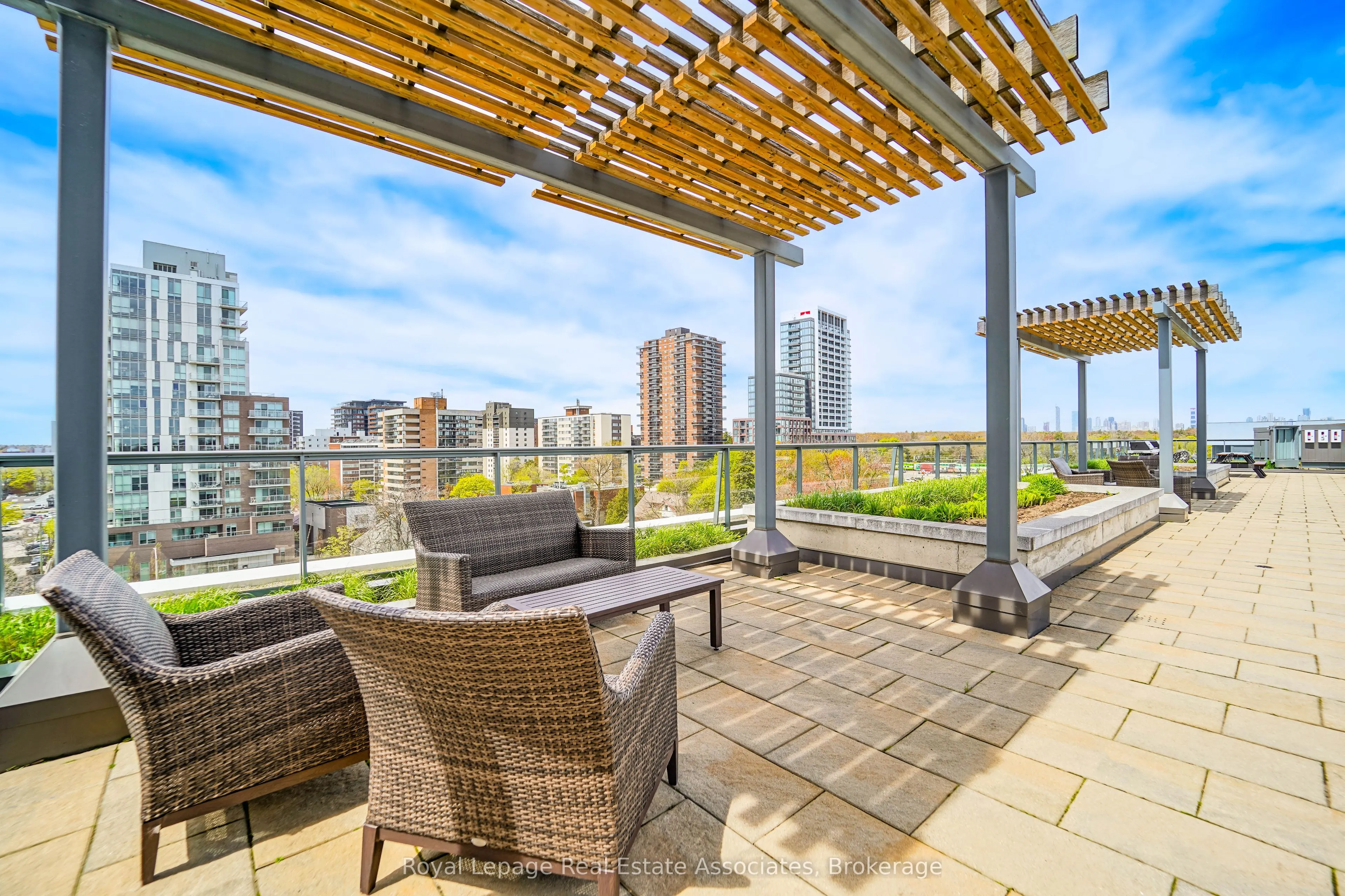 1 Hurontario Street #308