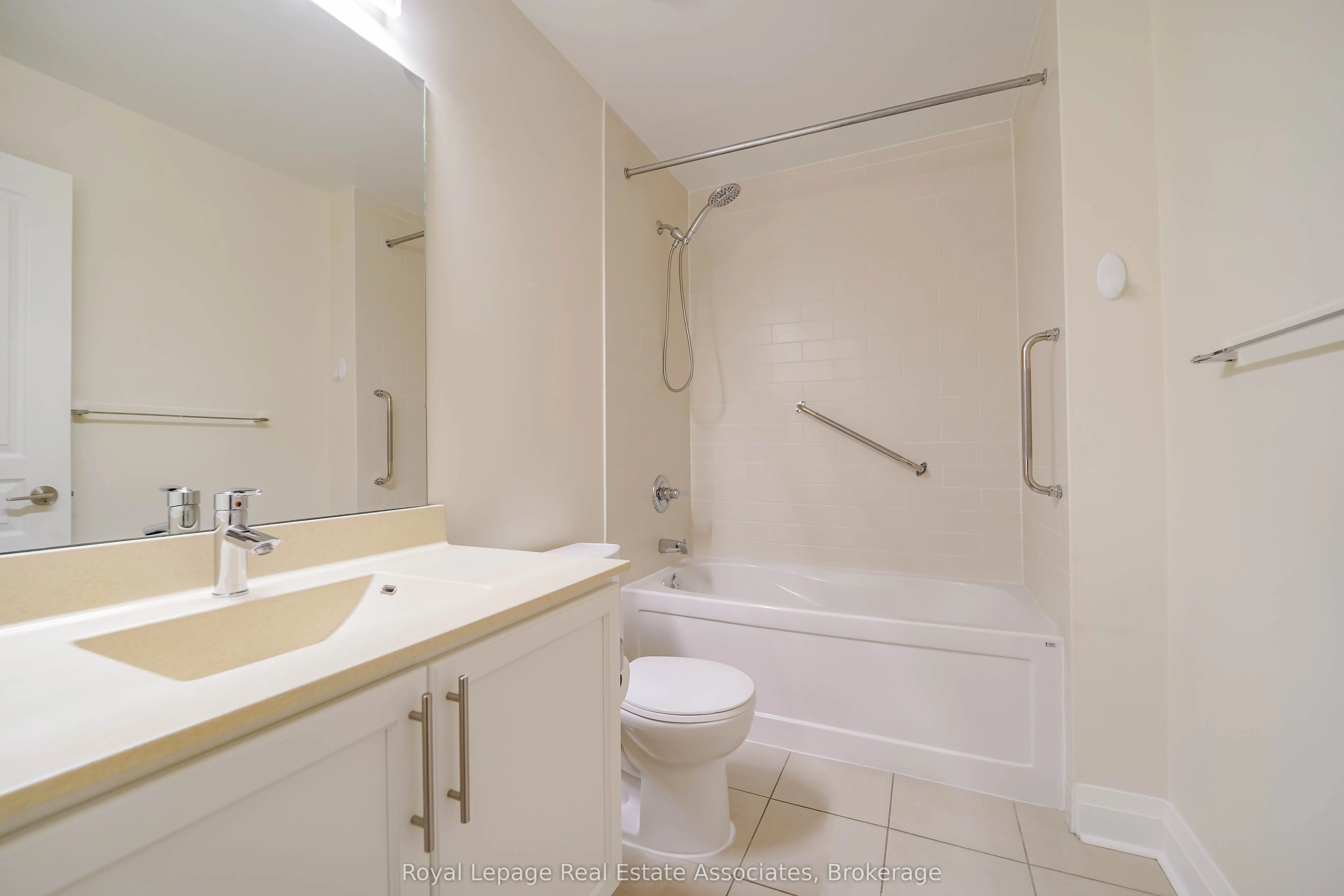 1 Hurontario Street #308