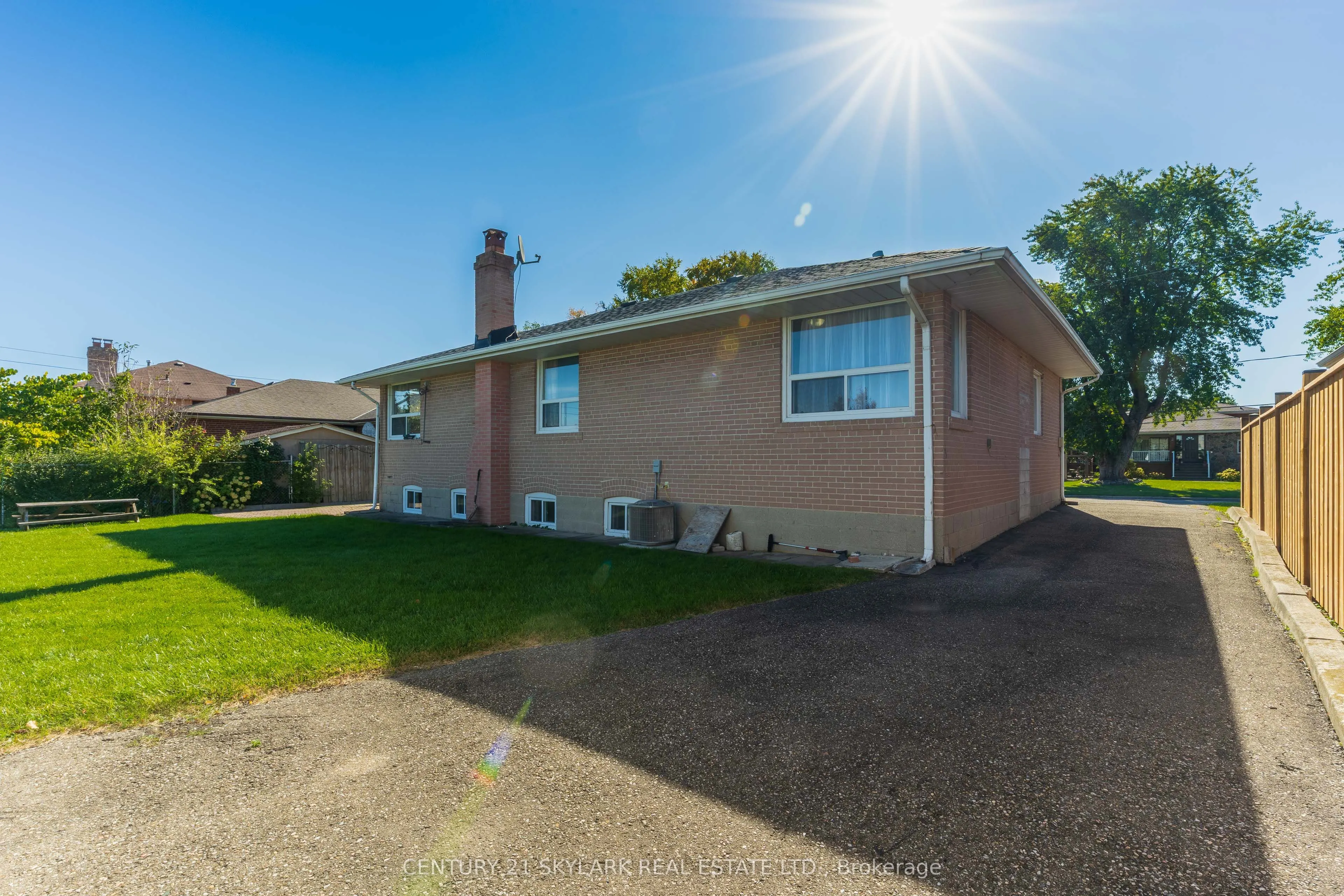 24 Aura Lea Boulevard