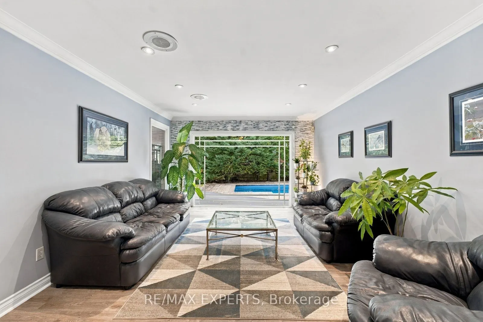 8 Fendley Court