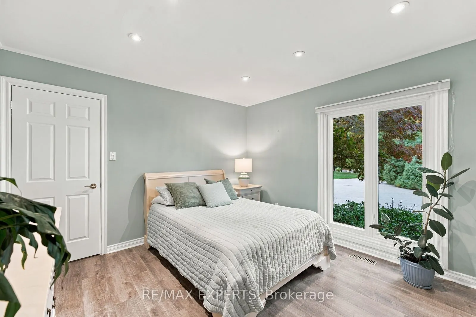 8 Fendley Court