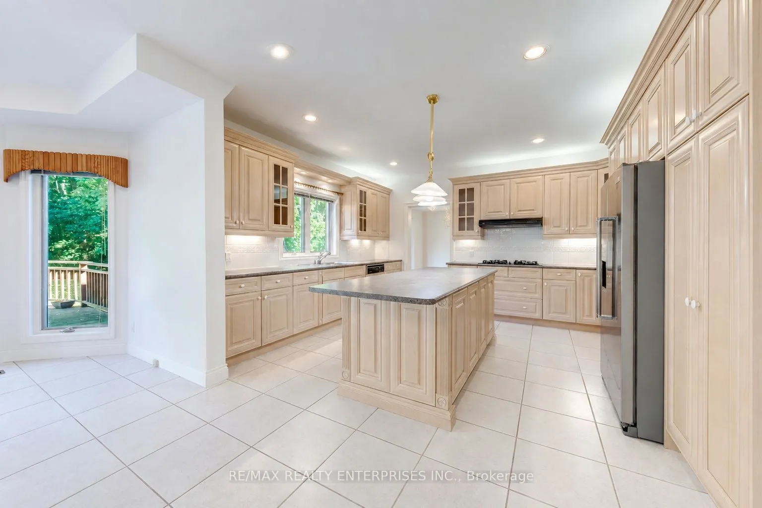 1599 Glenburnie Road