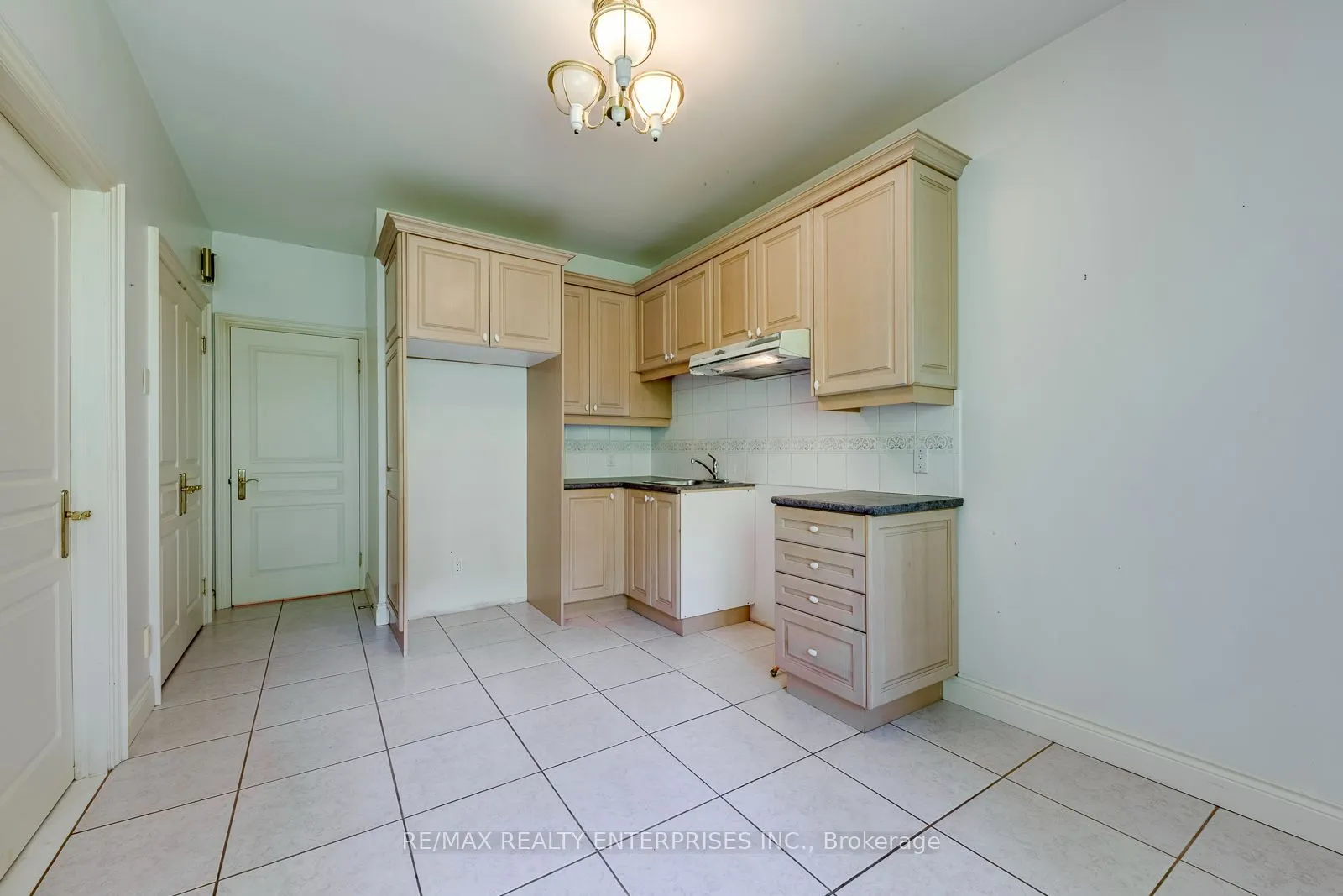 1599 Glenburnie Road