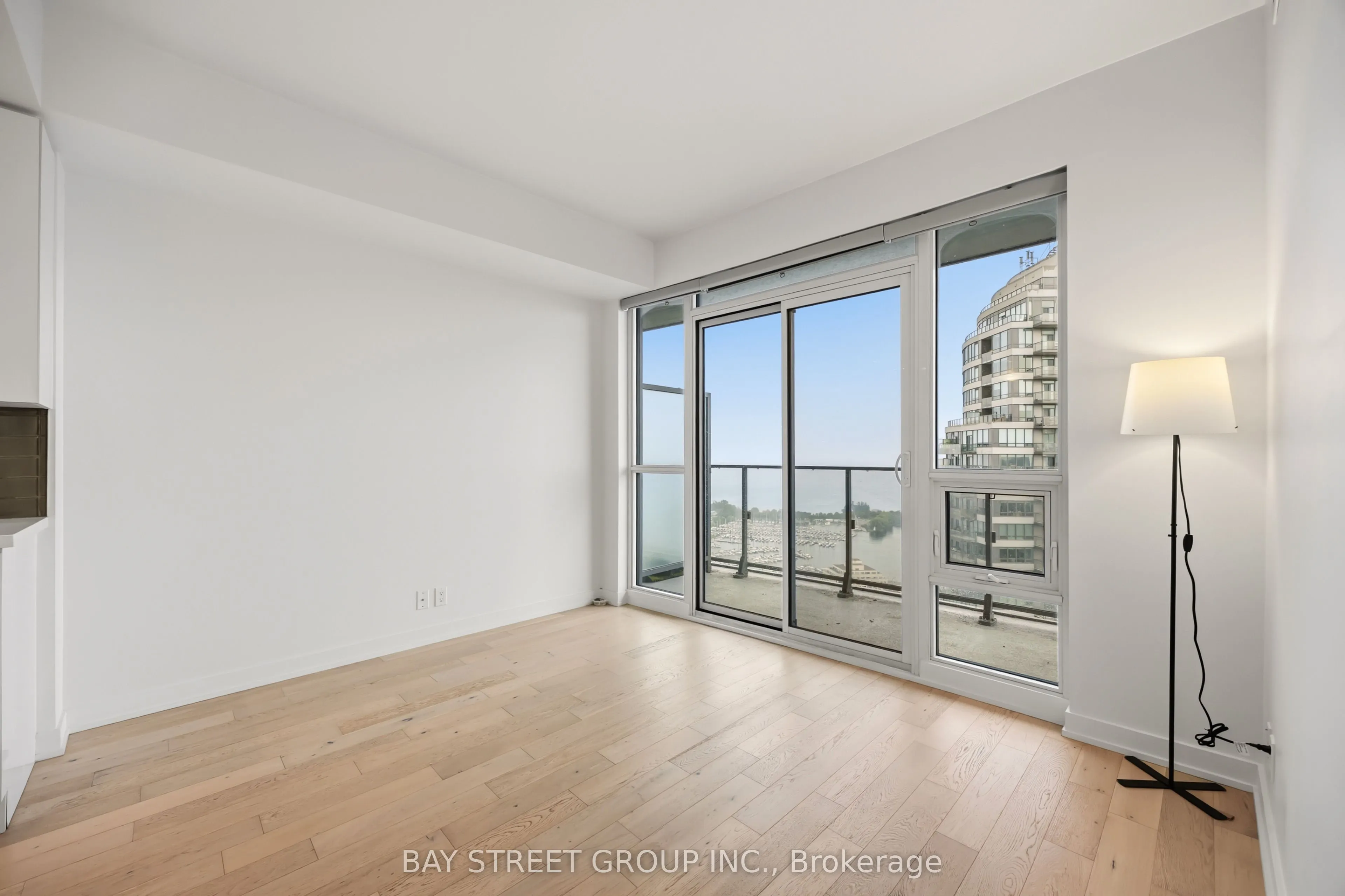 2212 Lake Shore Boulevard W #4304