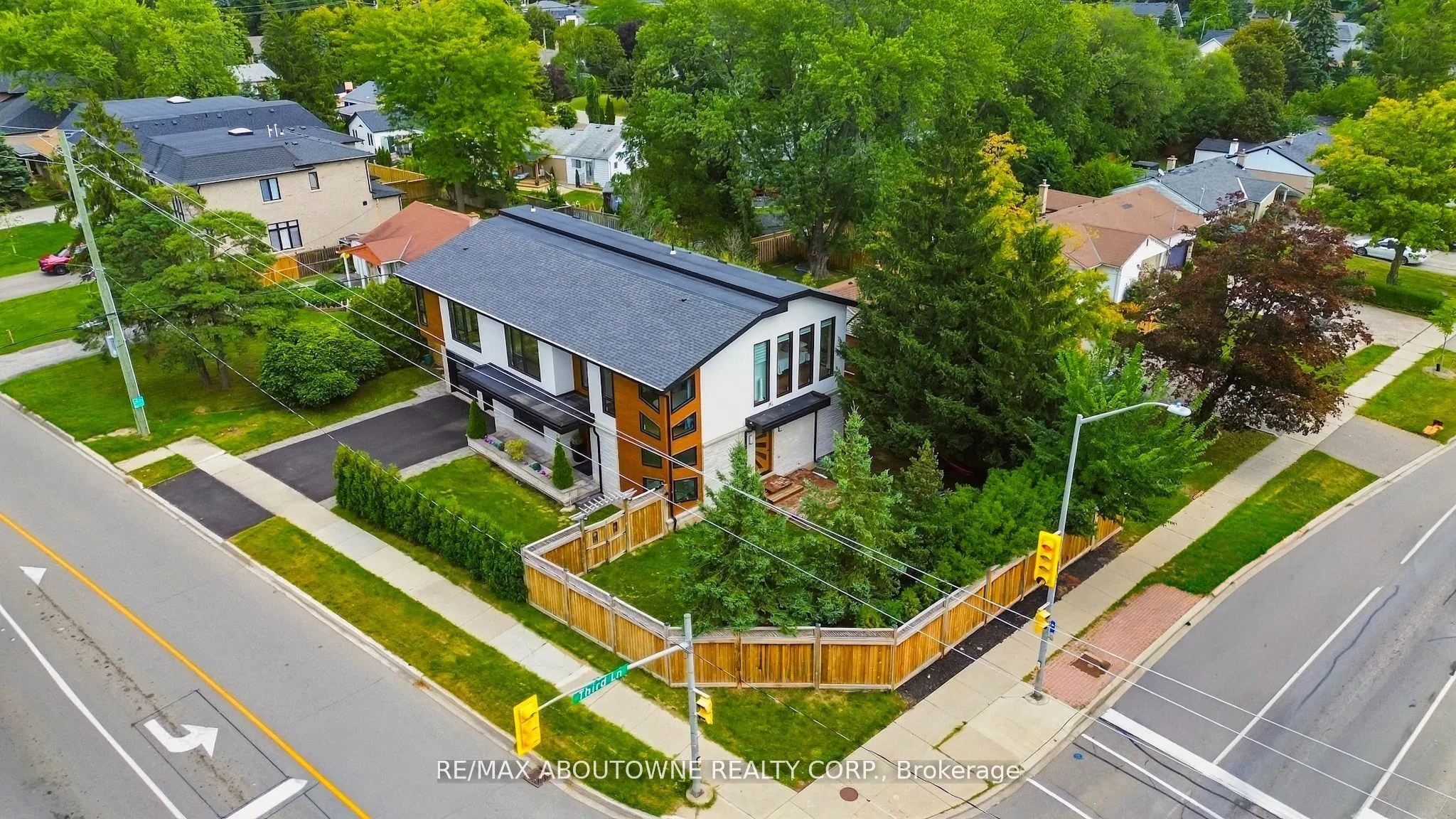 1526 Bridge Road