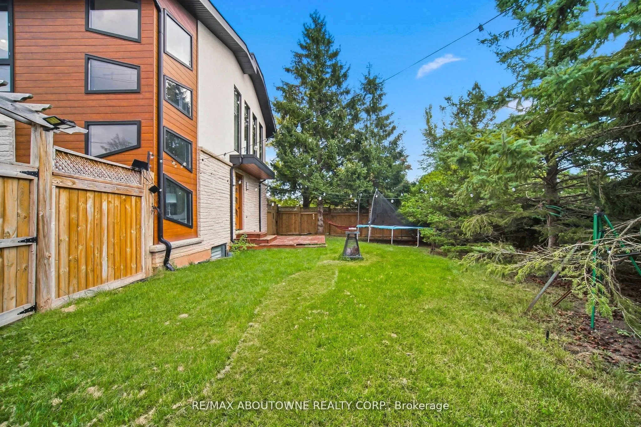 1526 Bridge Road