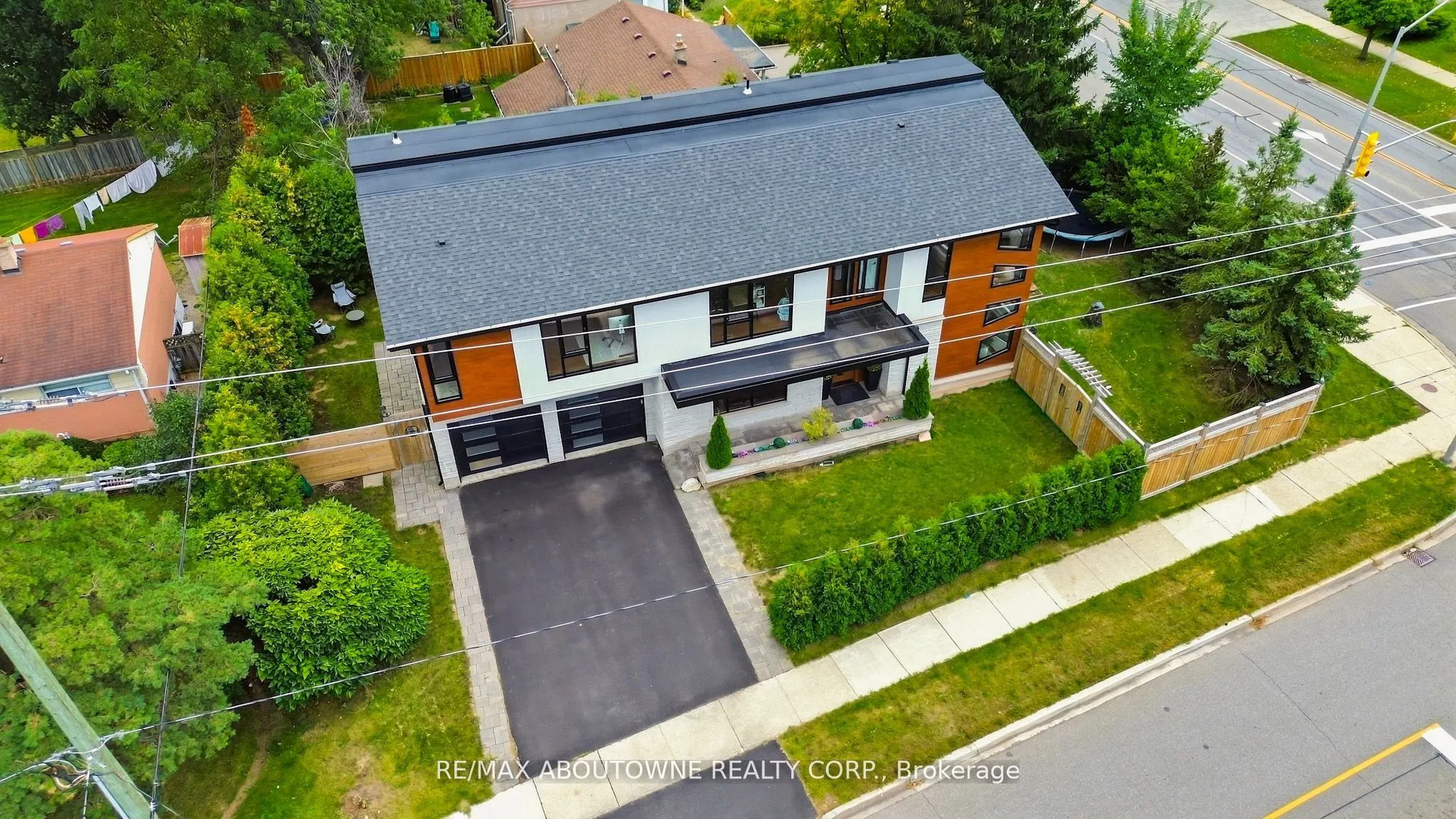 1526 Bridge Road