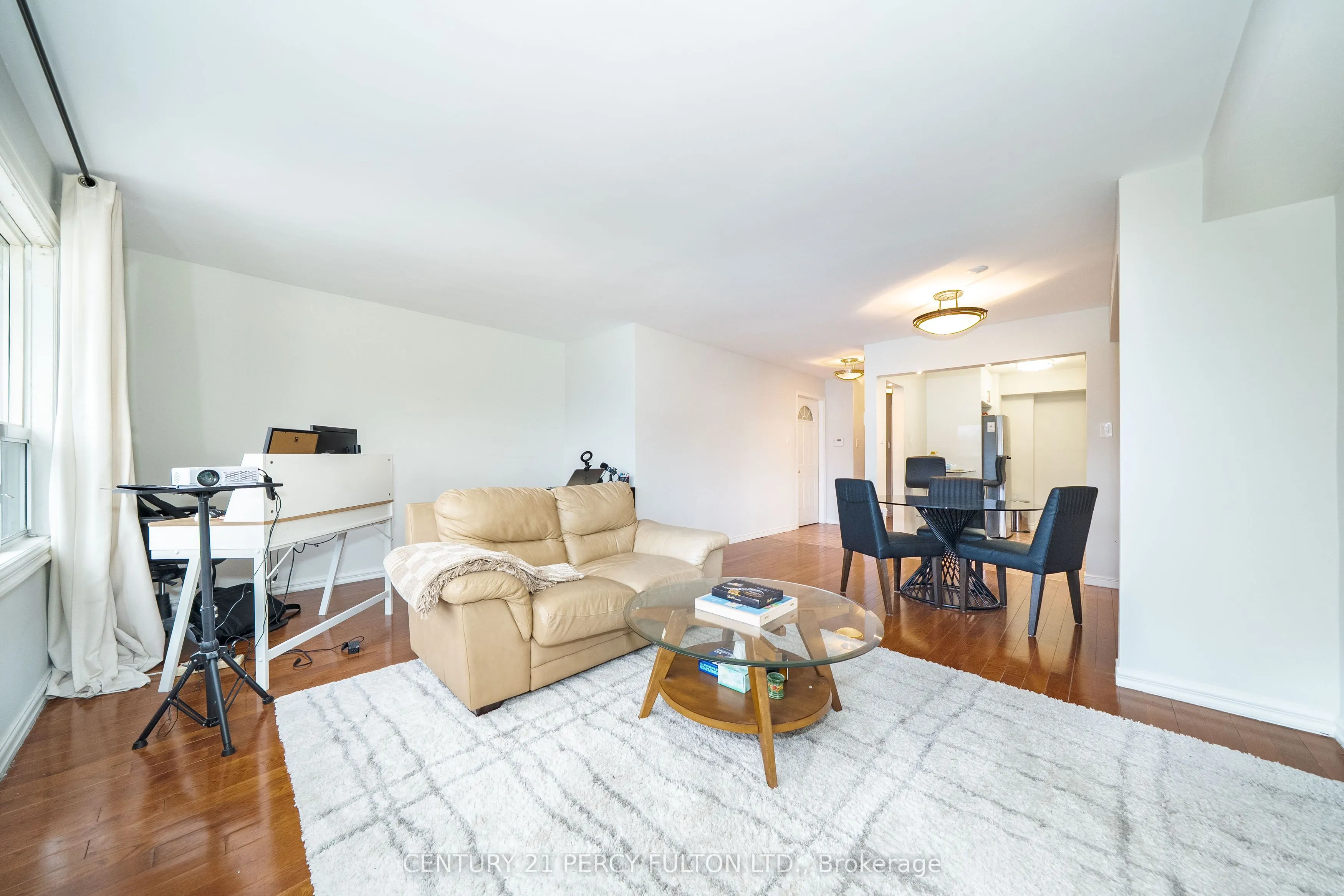 744-746 Wilson Avenue