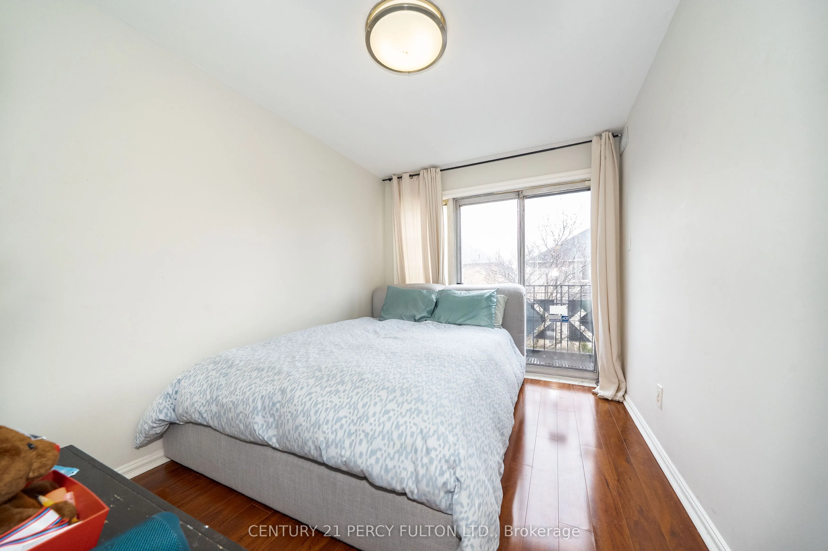 744-746 Wilson Avenue