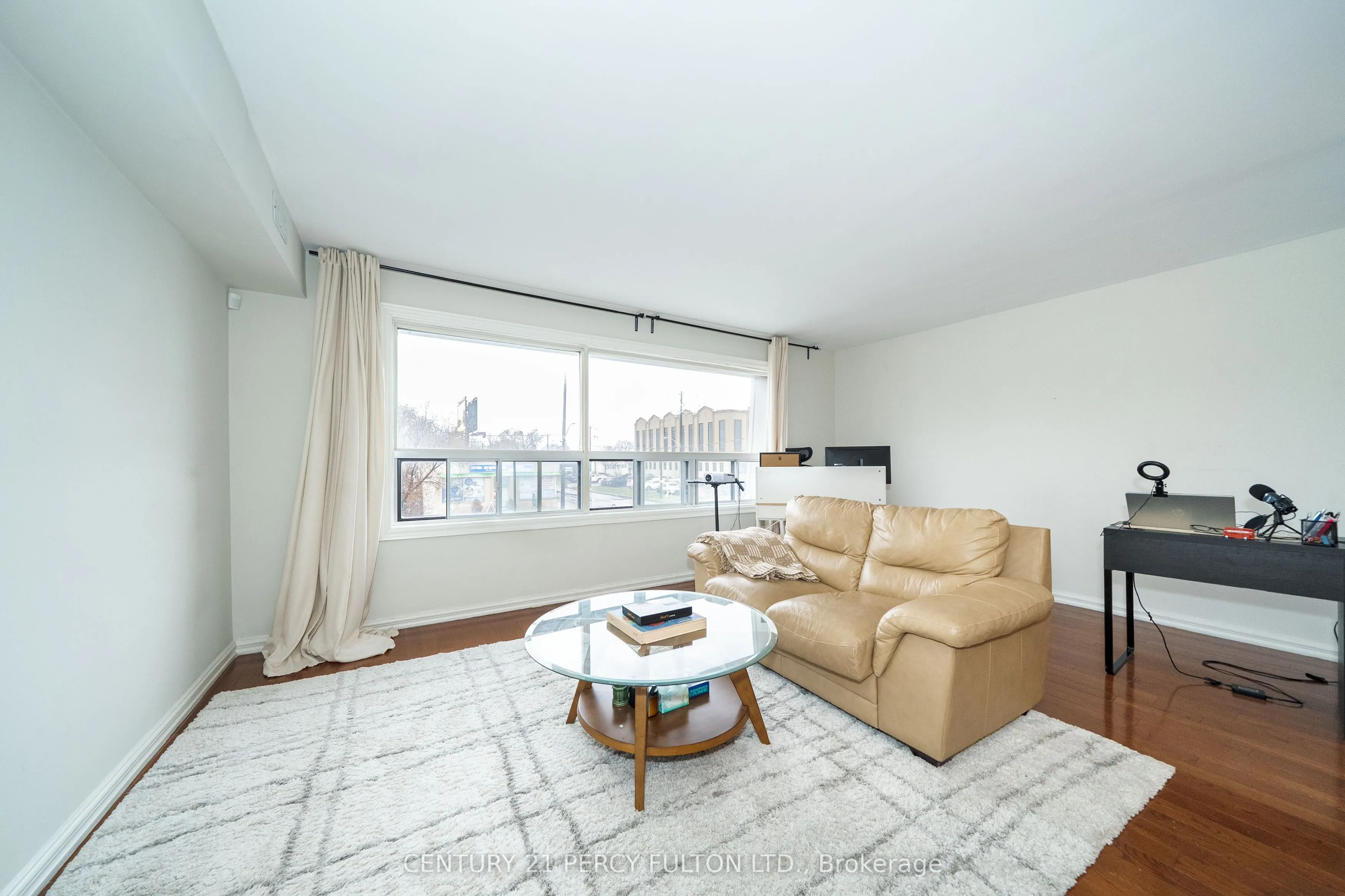 744-746 Wilson Avenue
