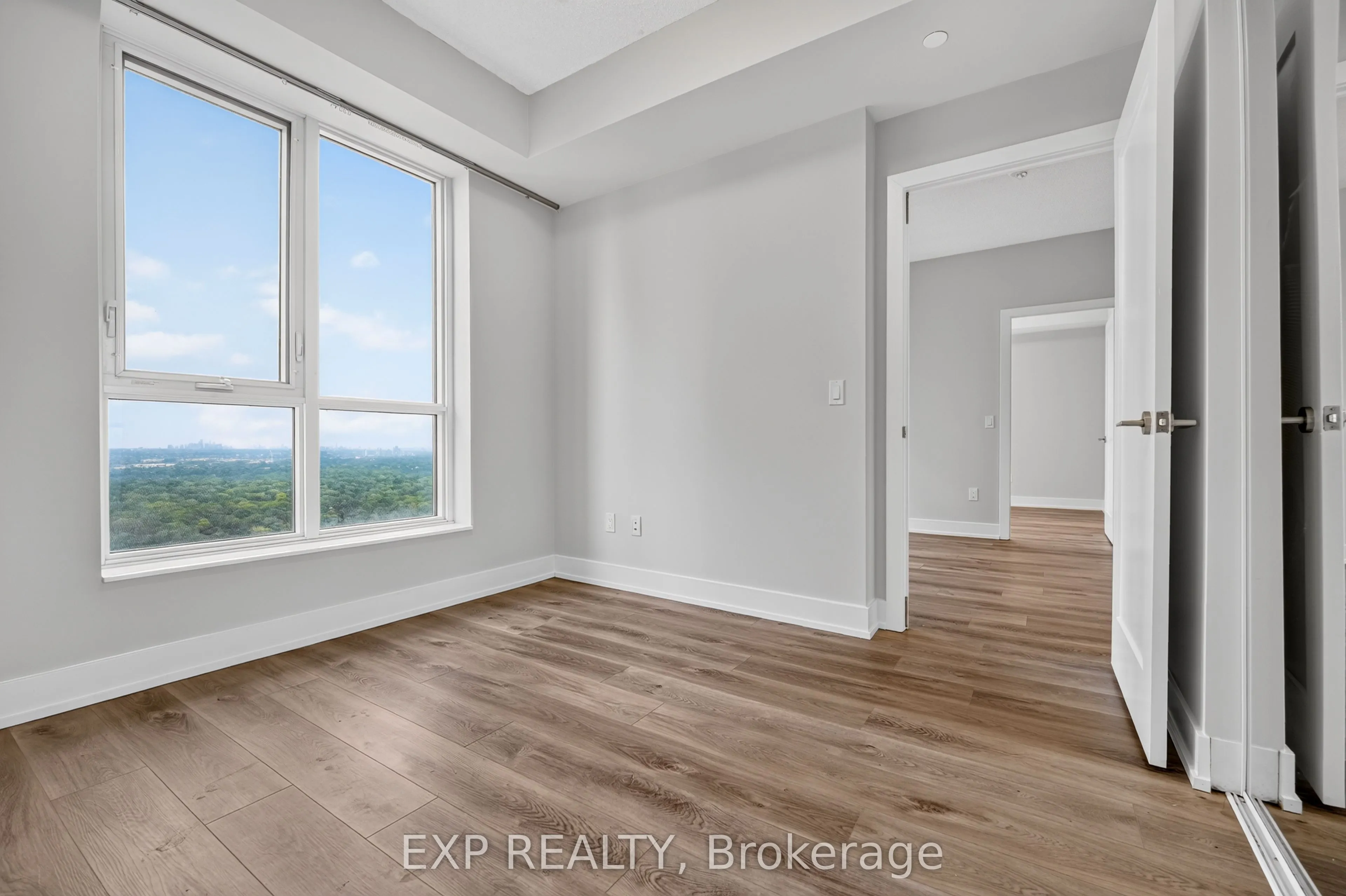 7 Mabelle Avenue #3807