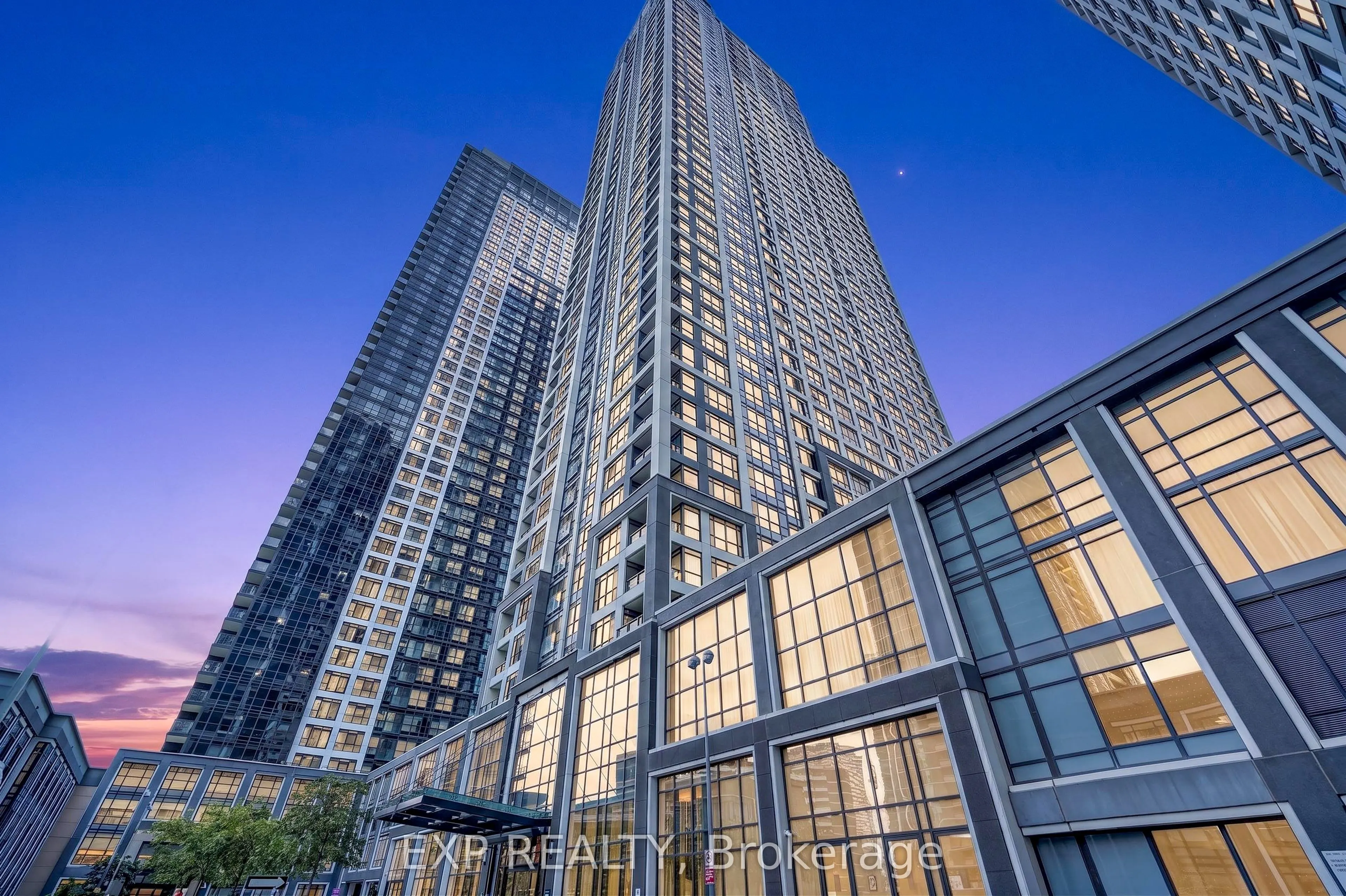 7 Mabelle Avenue #3807