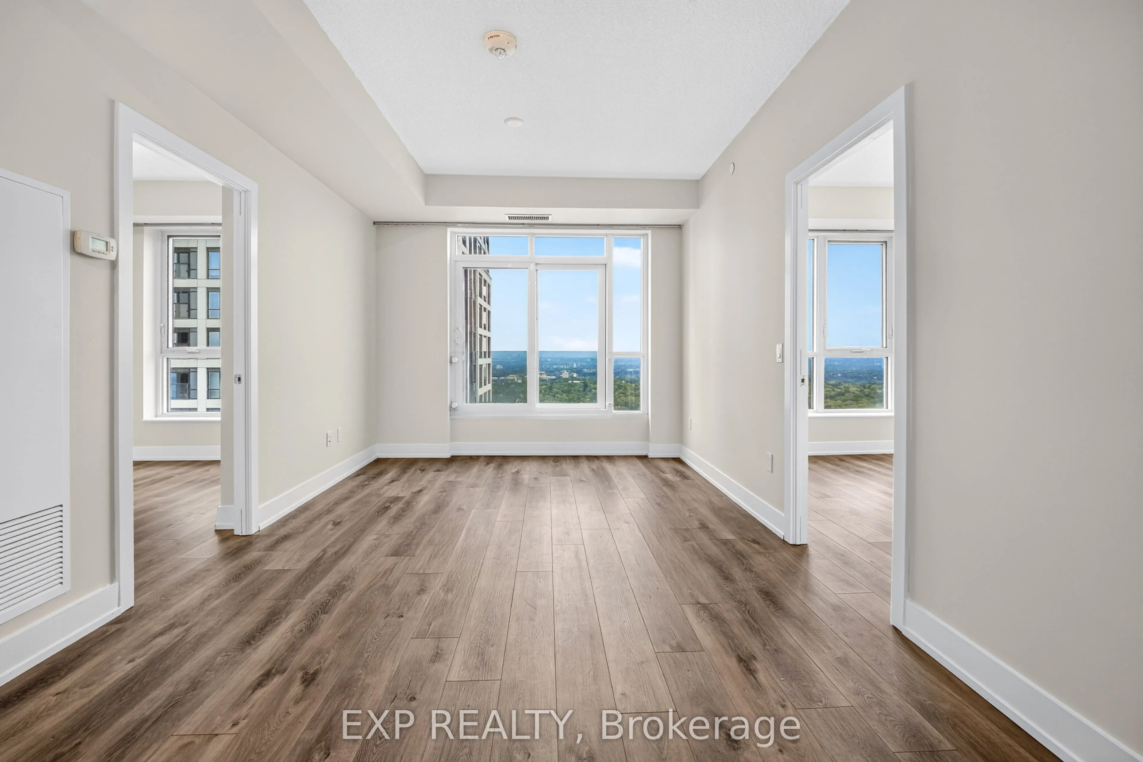 7 Mabelle Avenue #3807