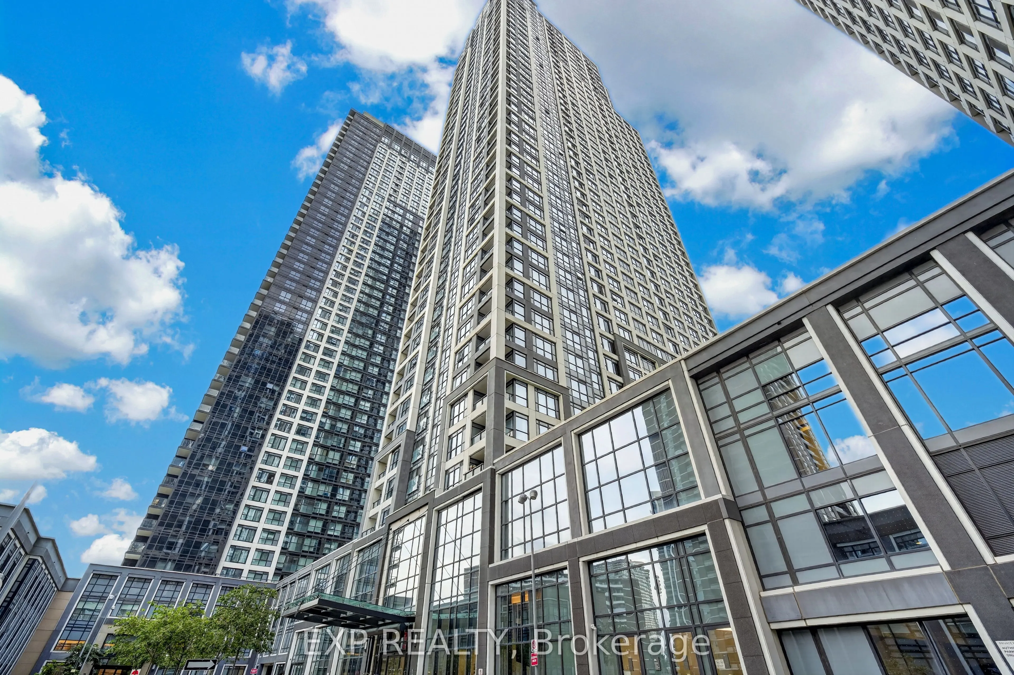 7 Mabelle Avenue #3807