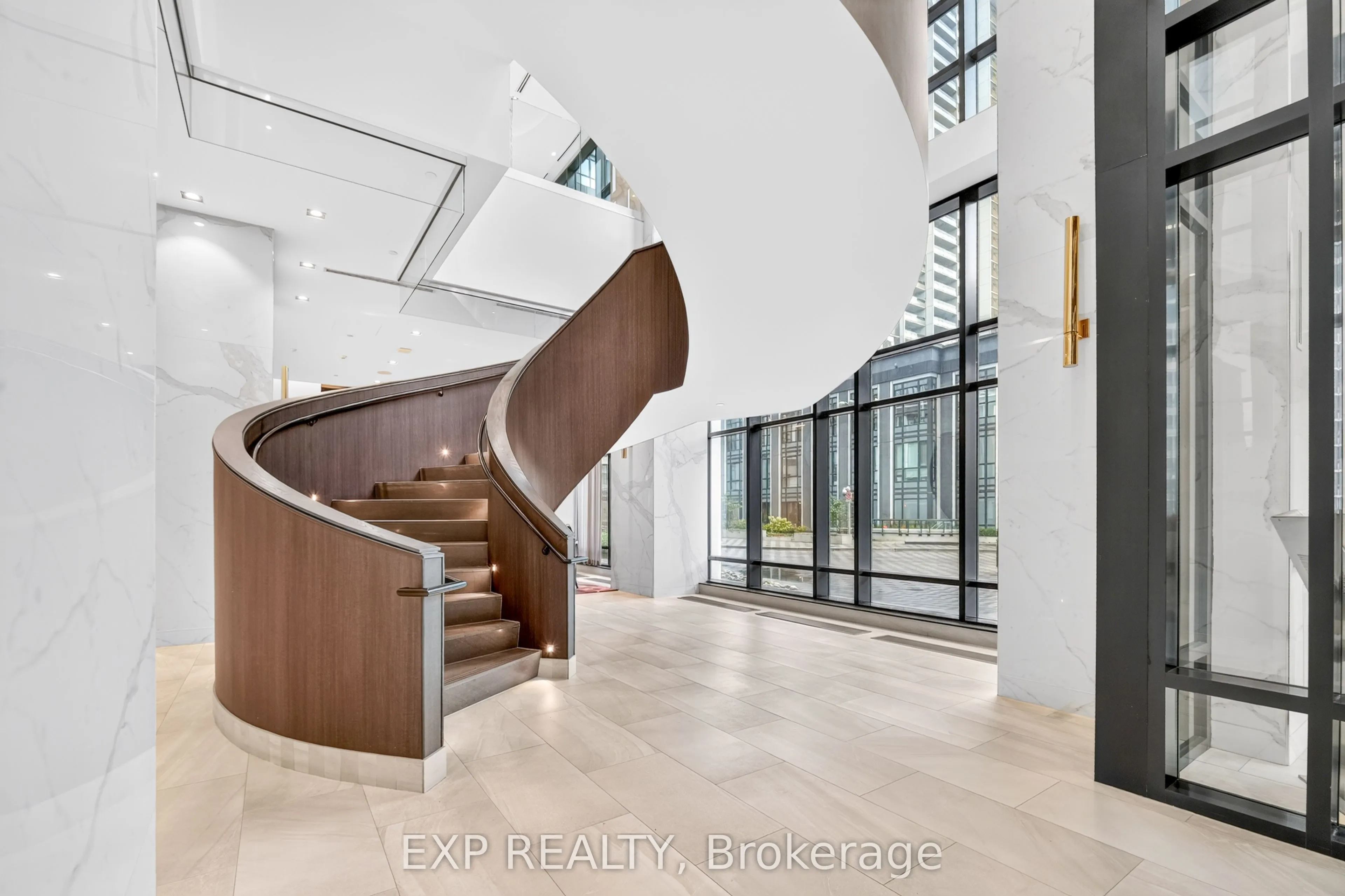 7 Mabelle Avenue #3807