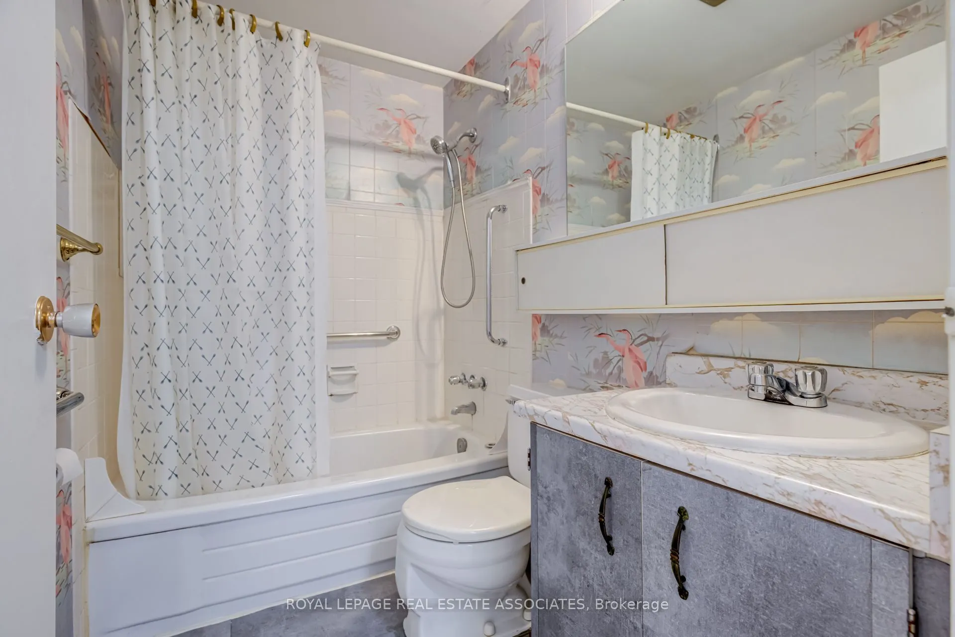 215 Mississauga Valley Boulevard #38