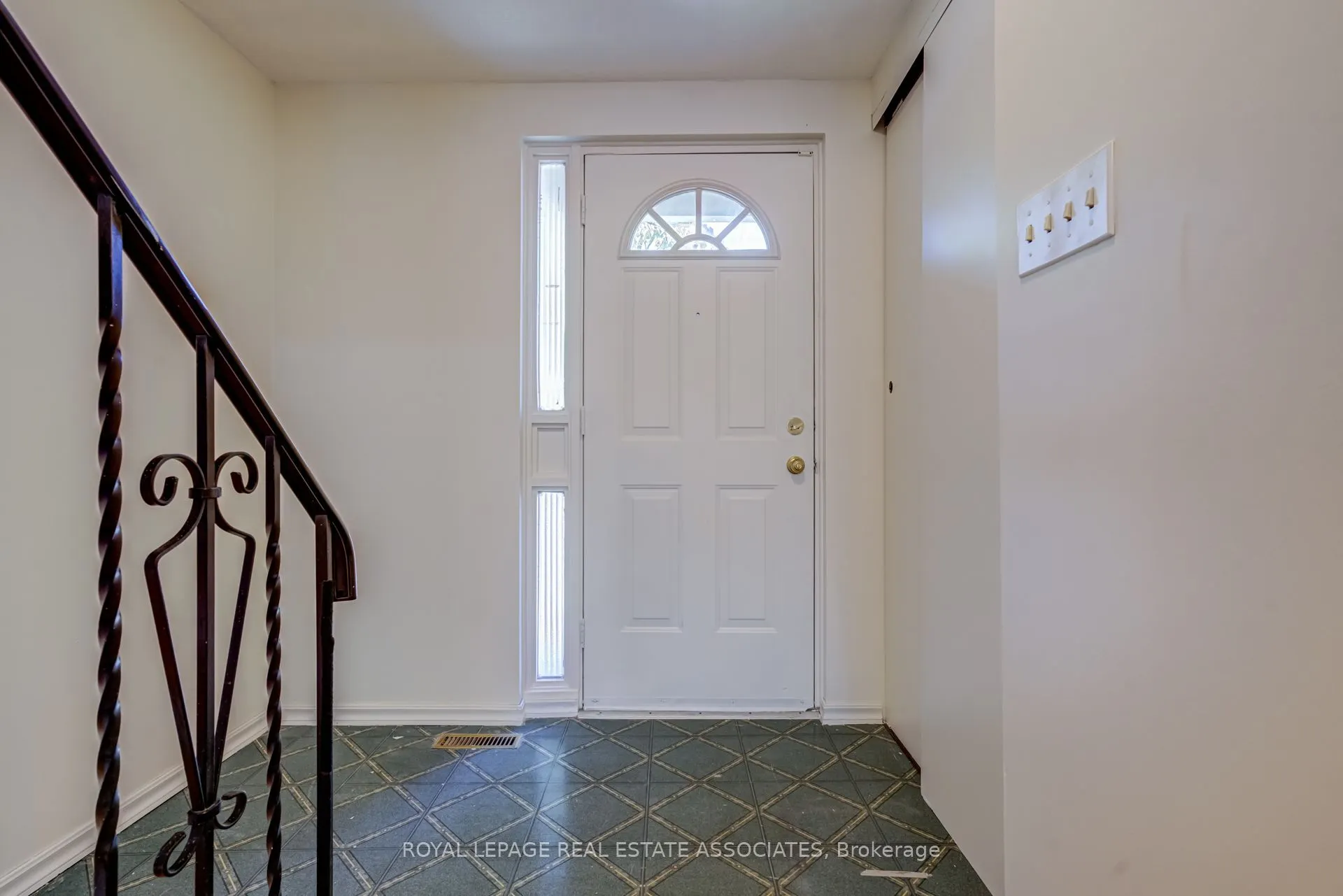 215 Mississauga Valley Boulevard #38