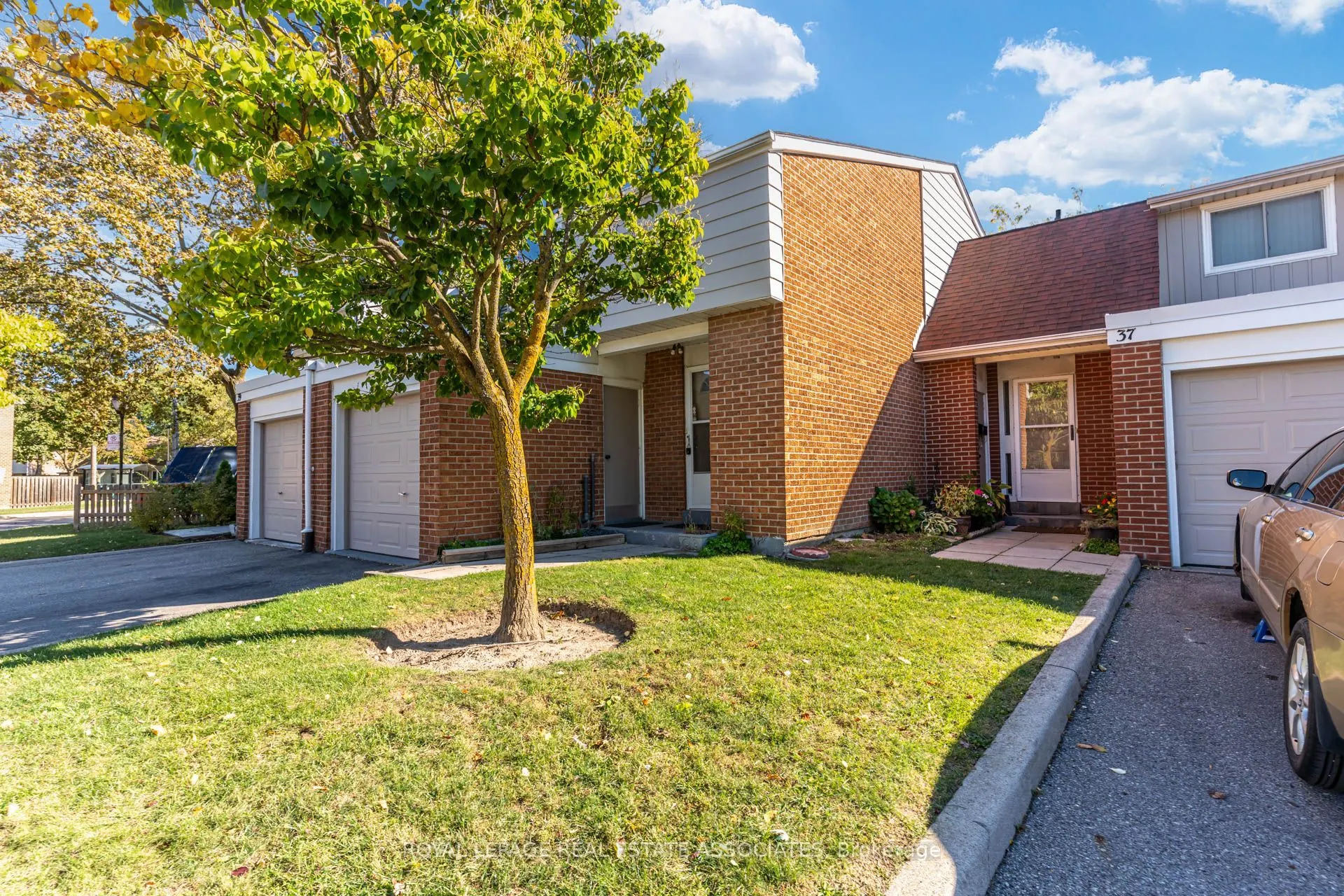 215 Mississauga Valley Boulevard #38