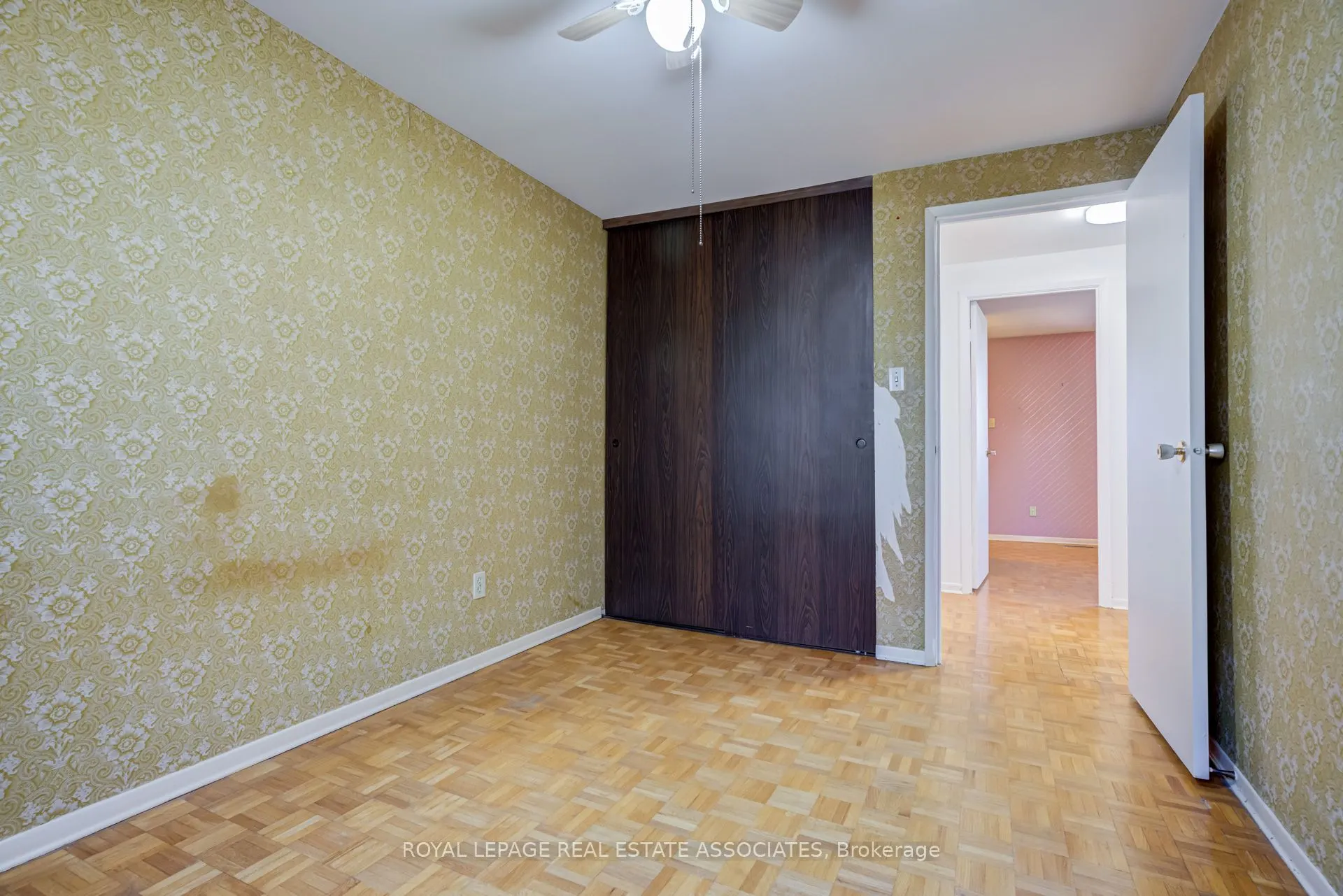 215 Mississauga Valley Boulevard #38