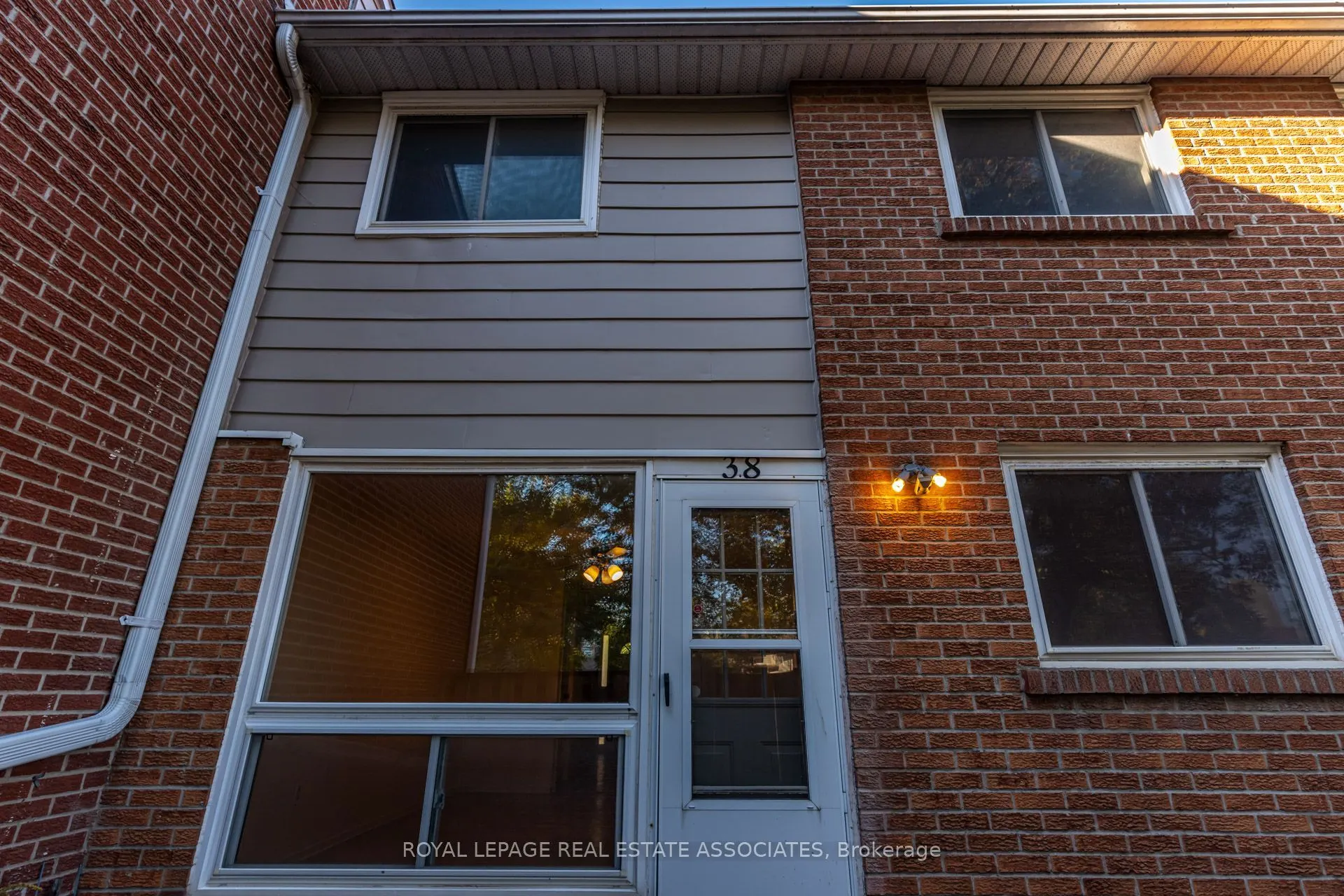 215 Mississauga Valley Boulevard #38