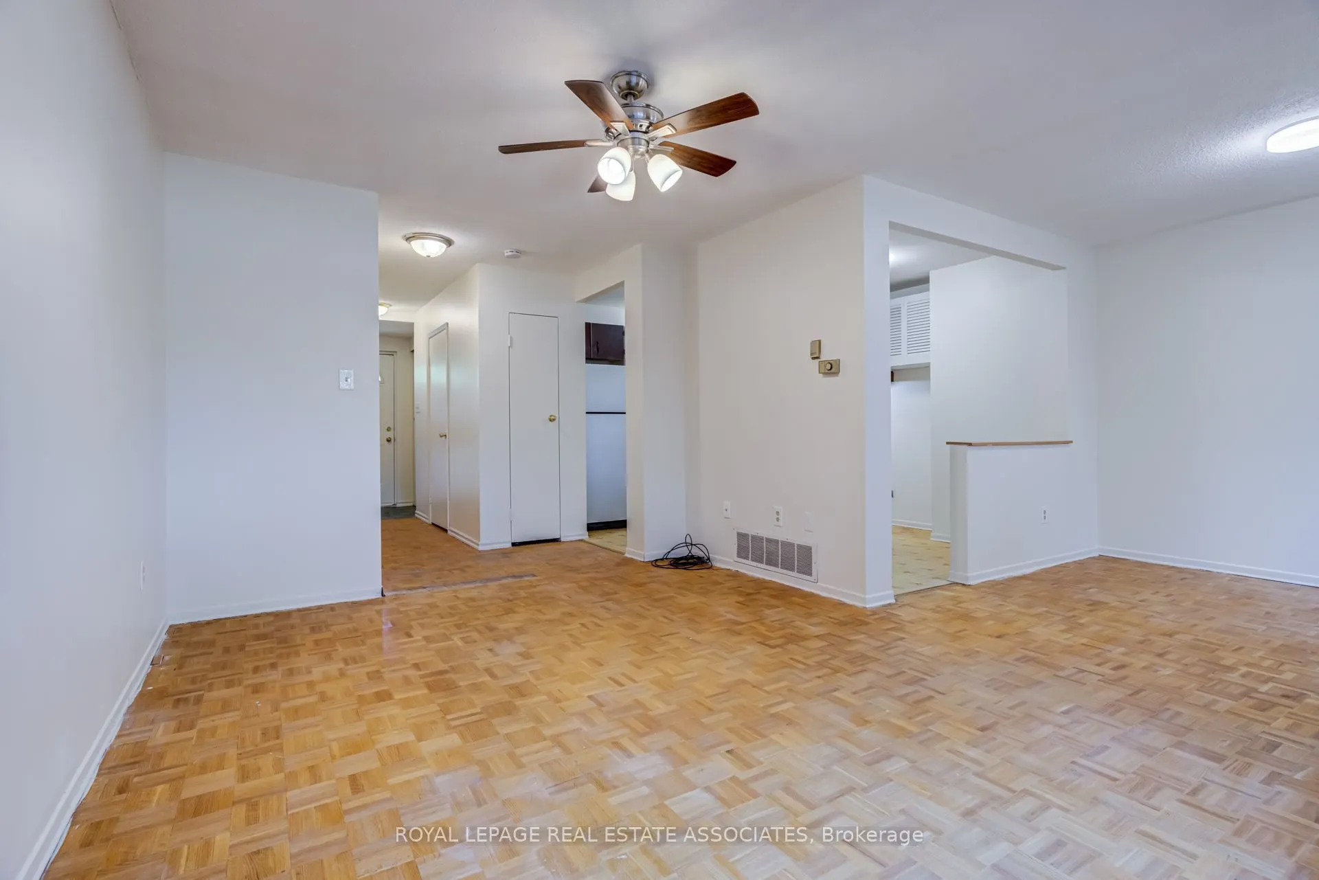 215 Mississauga Valley Boulevard #38