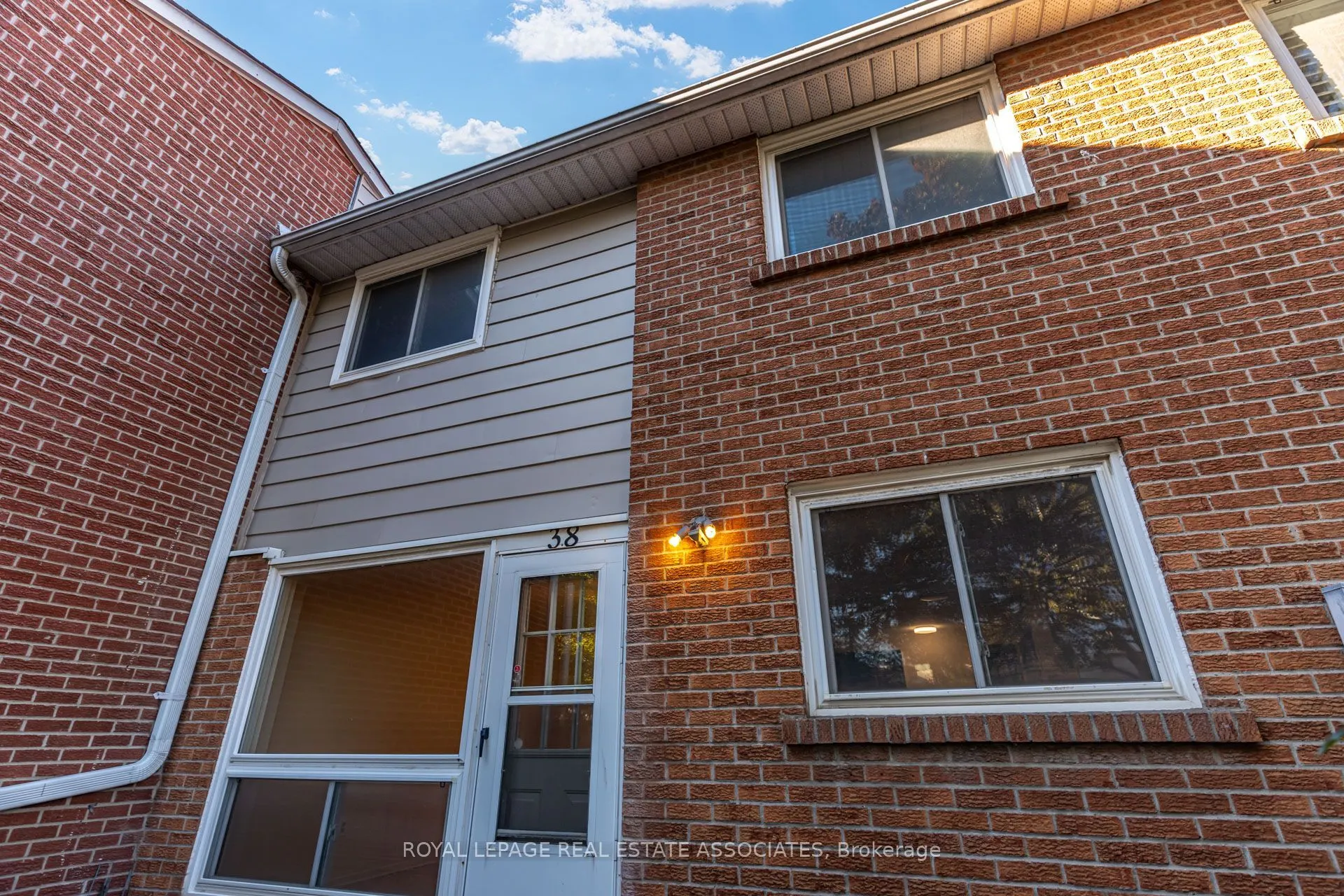 215 Mississauga Valley Boulevard #38