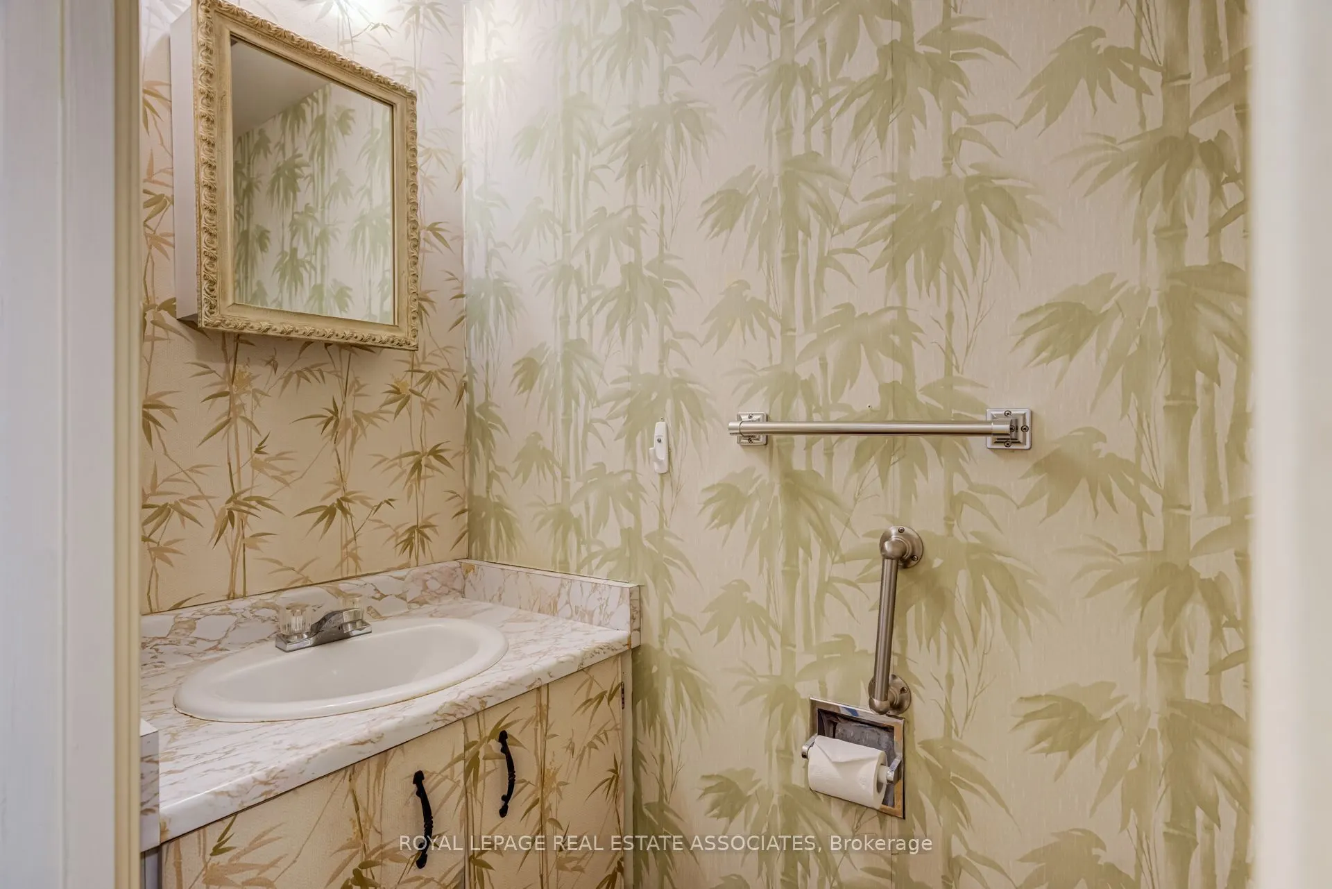 215 Mississauga Valley Boulevard #38