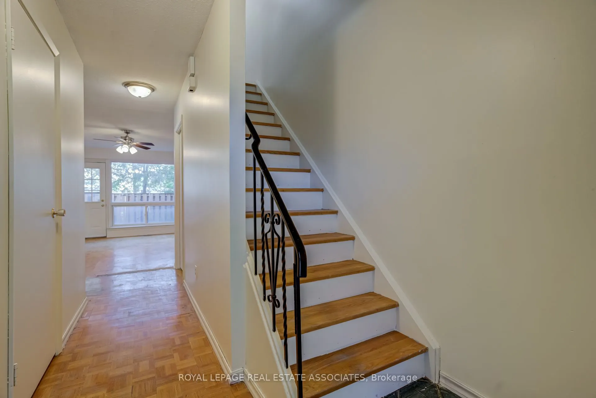 215 Mississauga Valley Boulevard #38