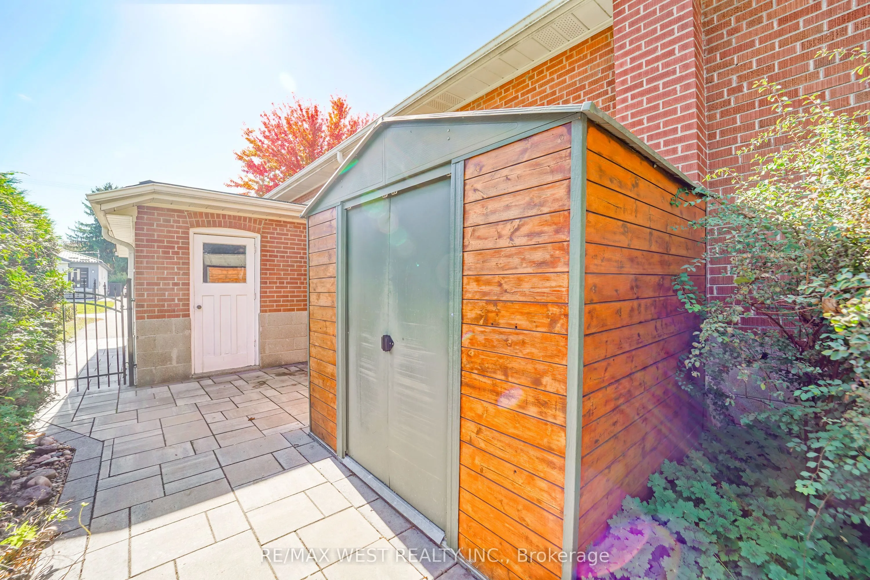 18 Nashland Avenue