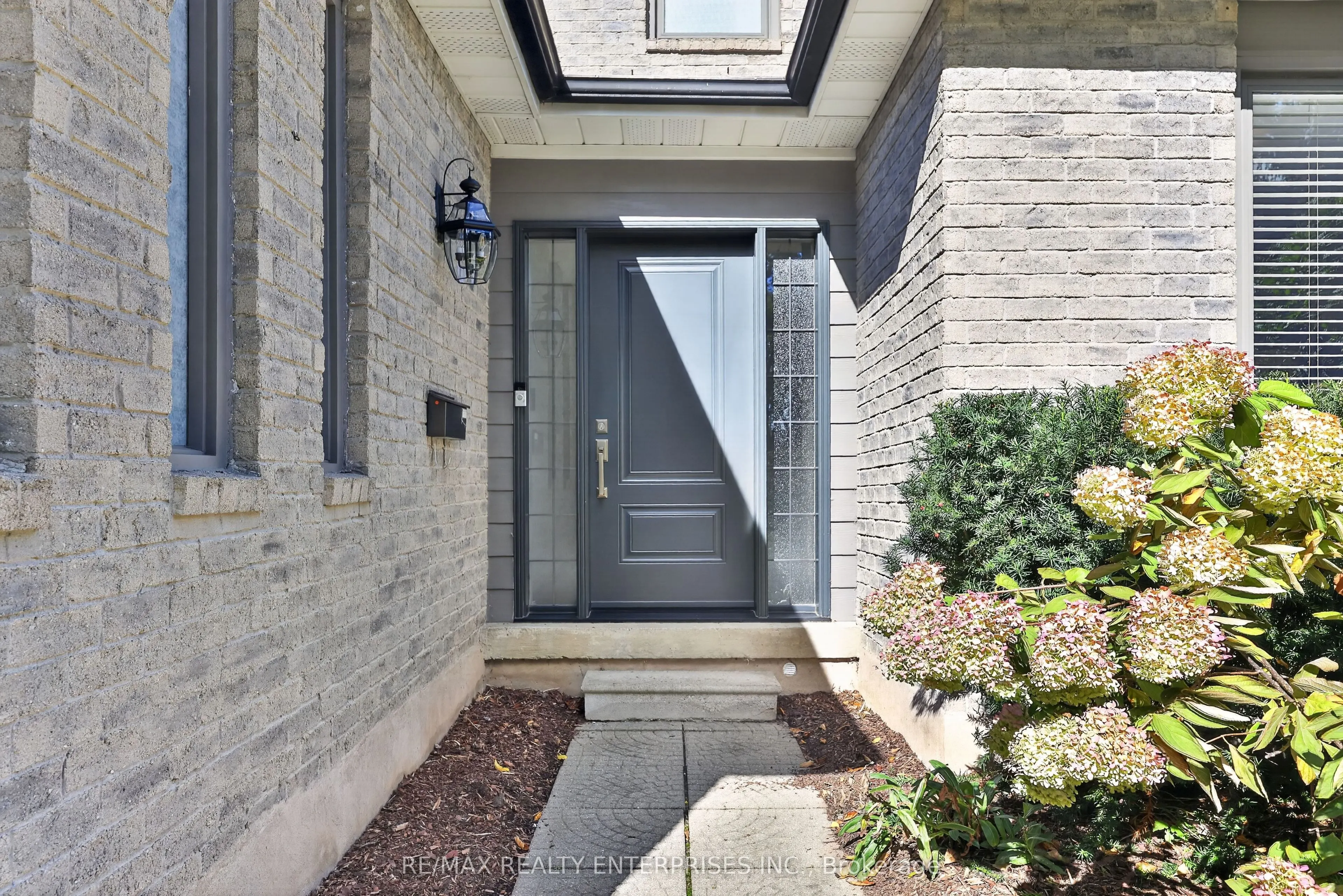 1019 Mesa Crescent