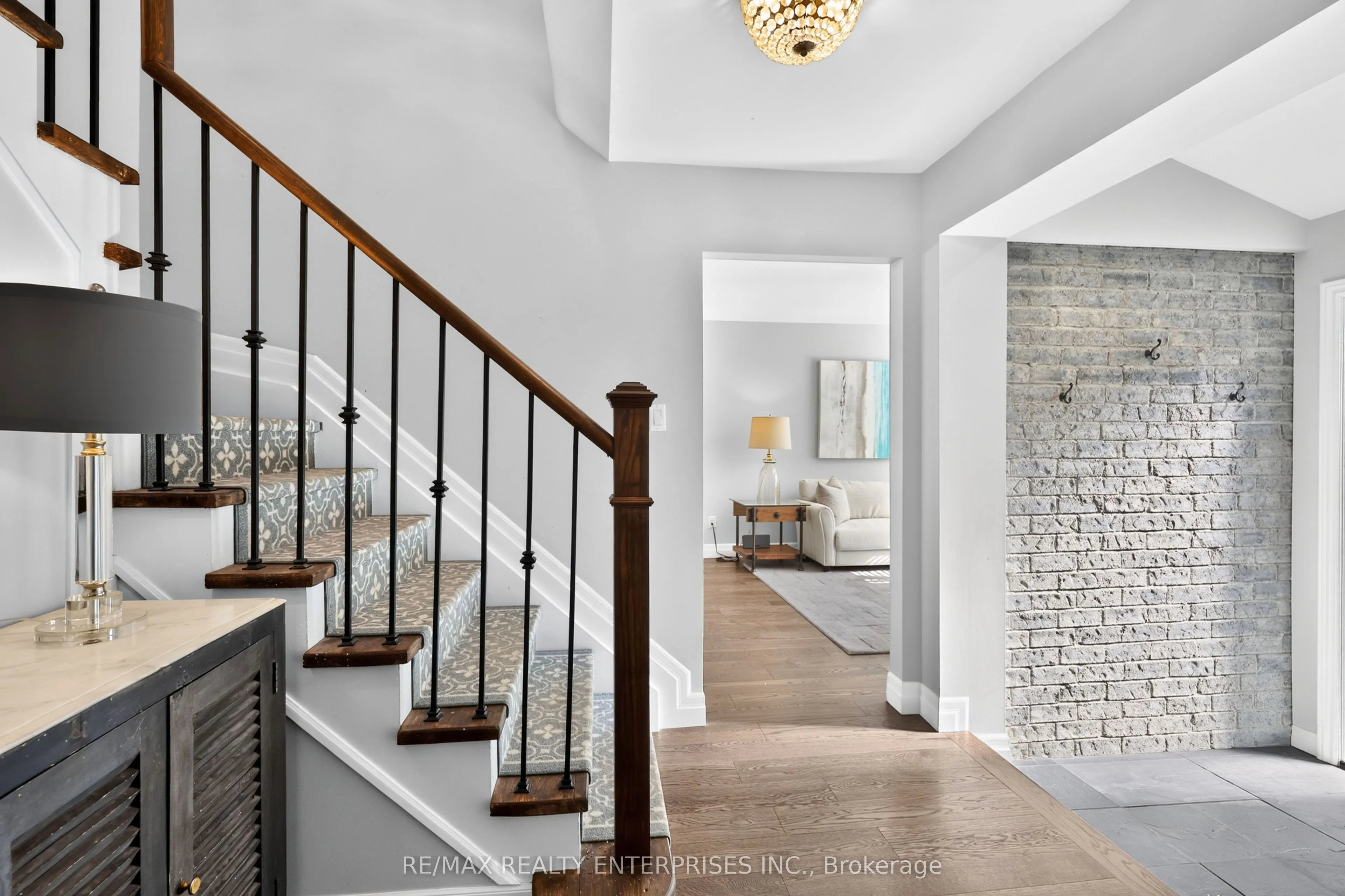 1019 Mesa Crescent