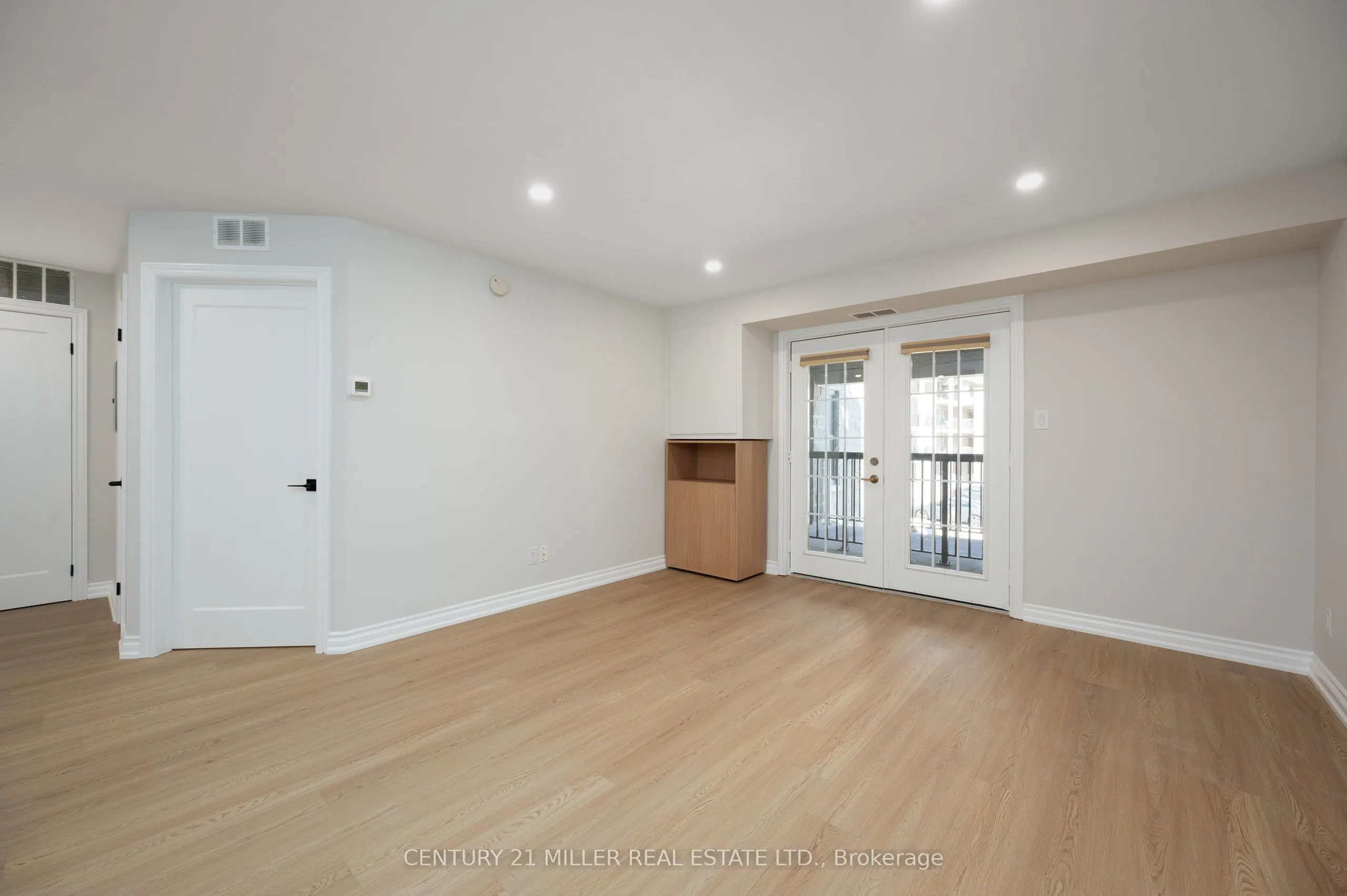 1451 Walkers Line #206