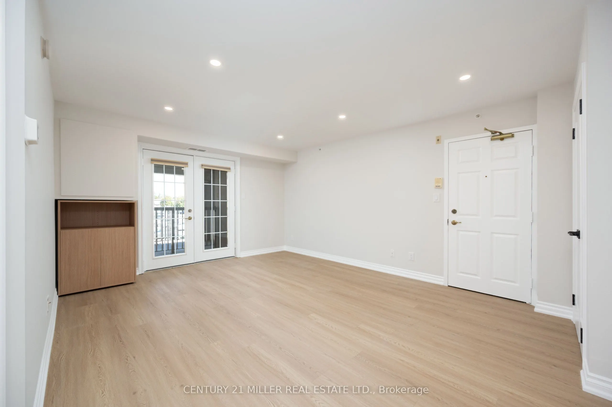 1451 Walkers Line #206