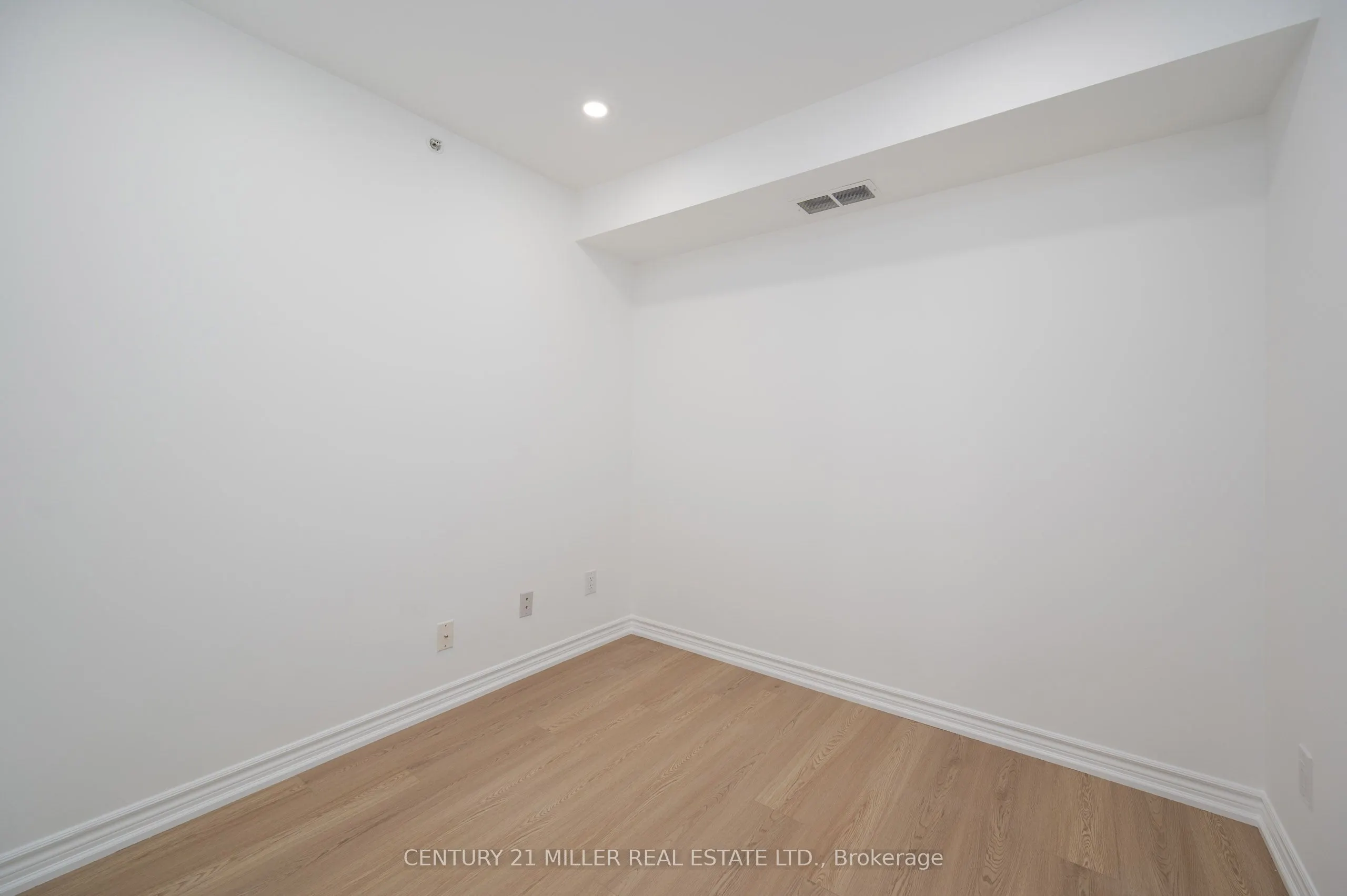 1451 Walkers Line #206