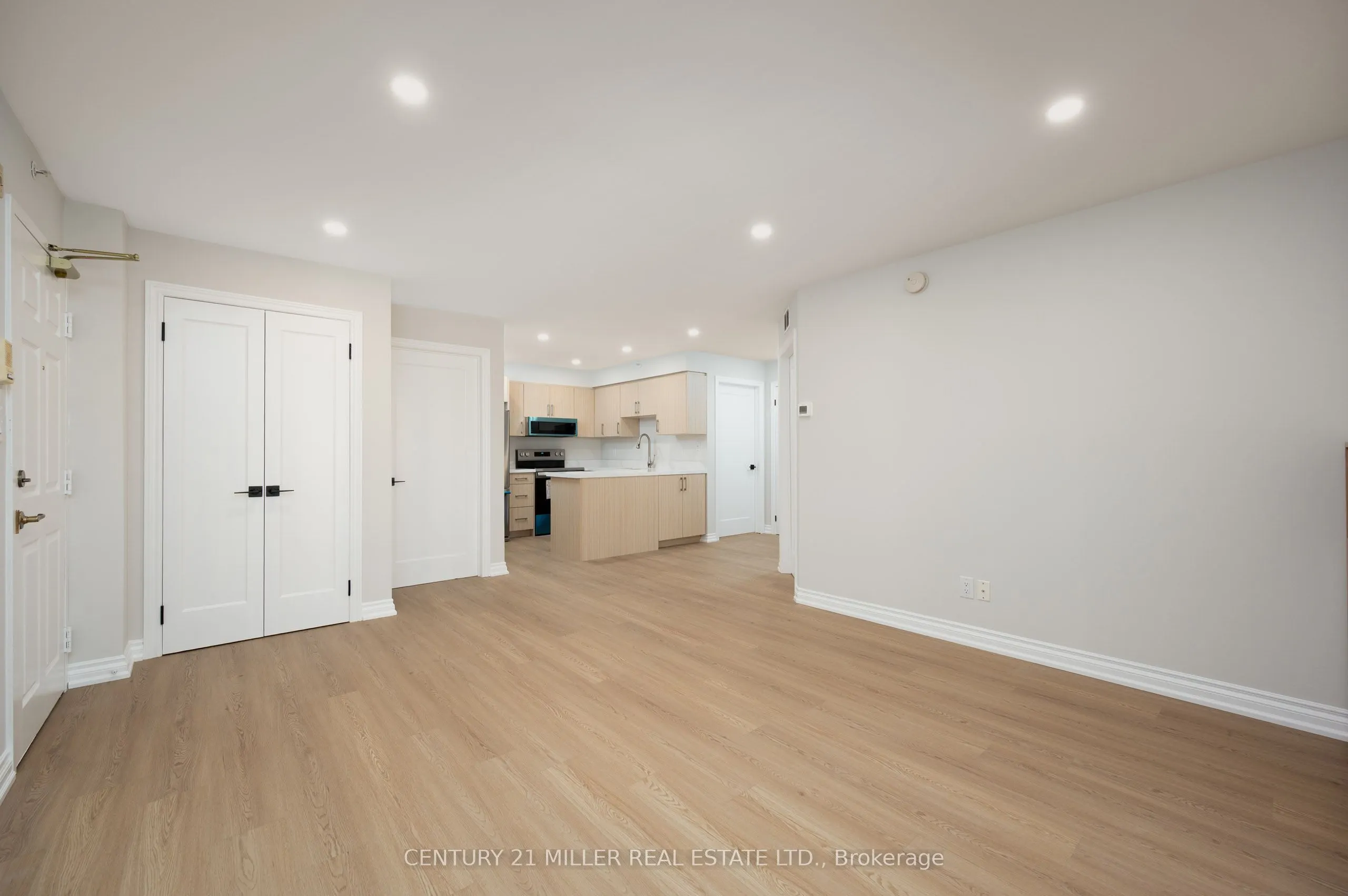 1451 Walkers Line #206