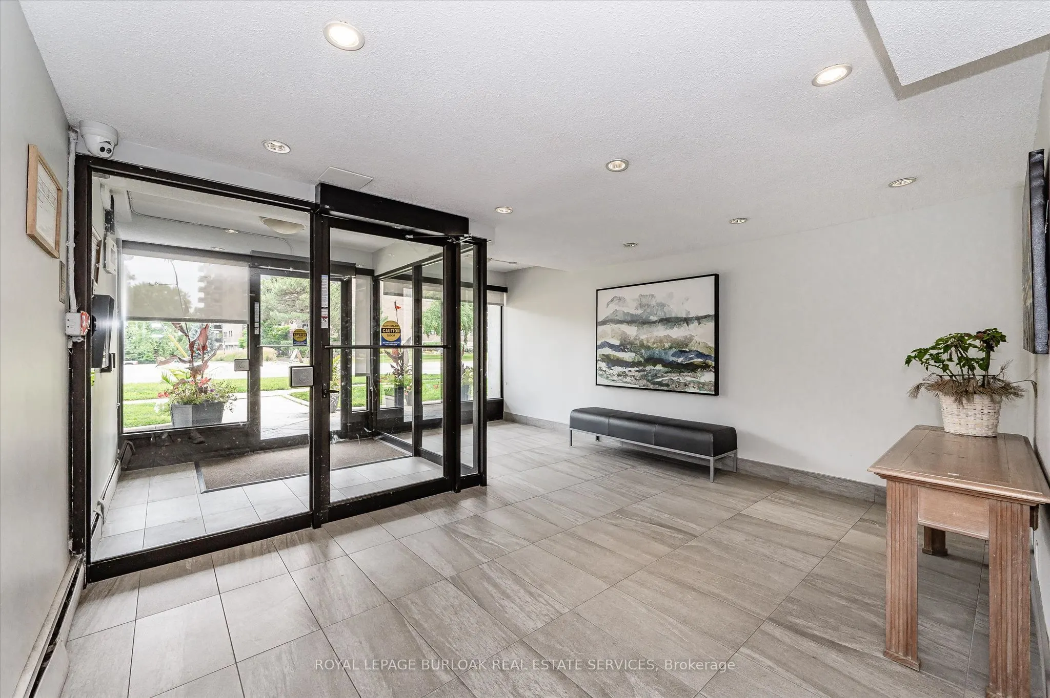 2411 New Street #405