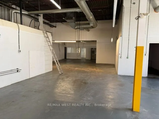 855 Oxford Street