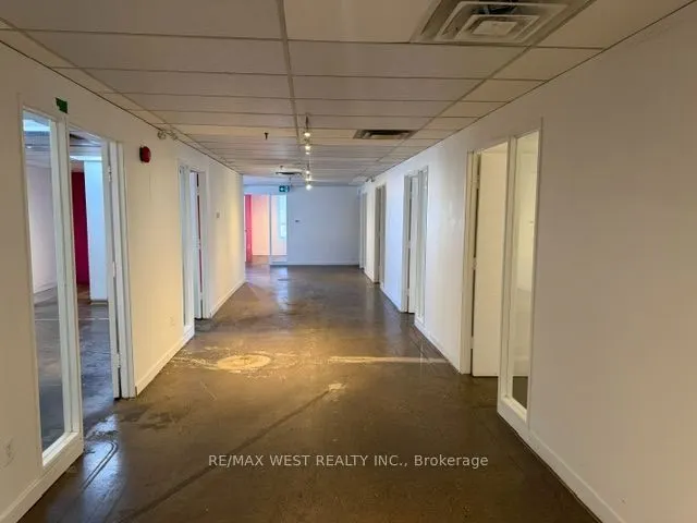 855 Oxford Street