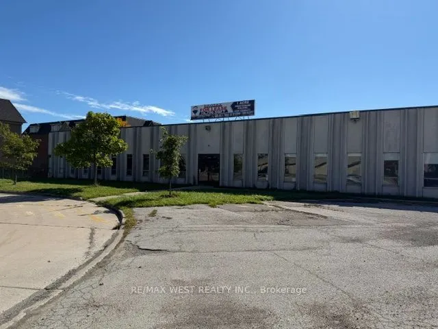 855 Oxford Street