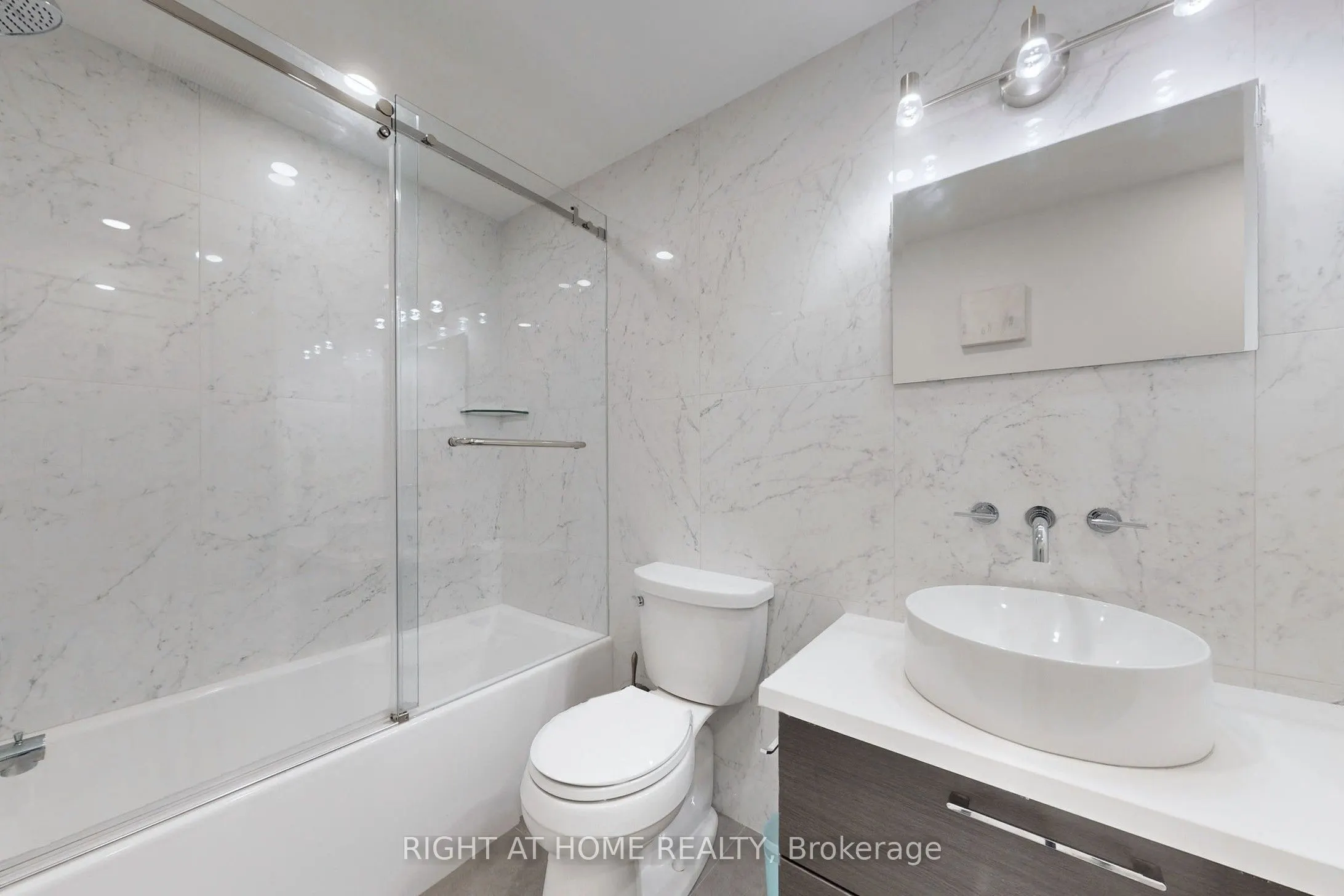 400 Bloor Street #6