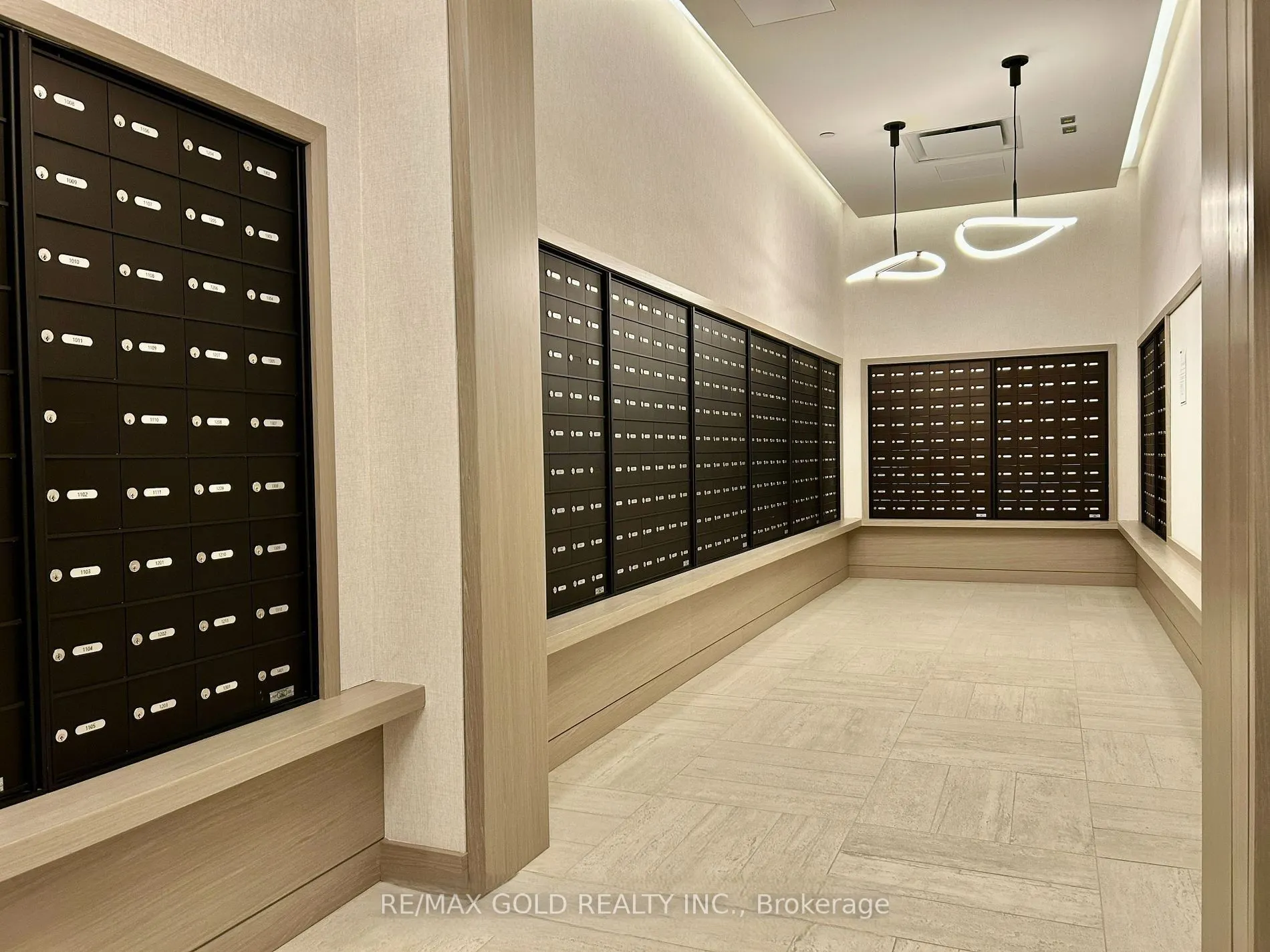 4015 The Exchange #5103