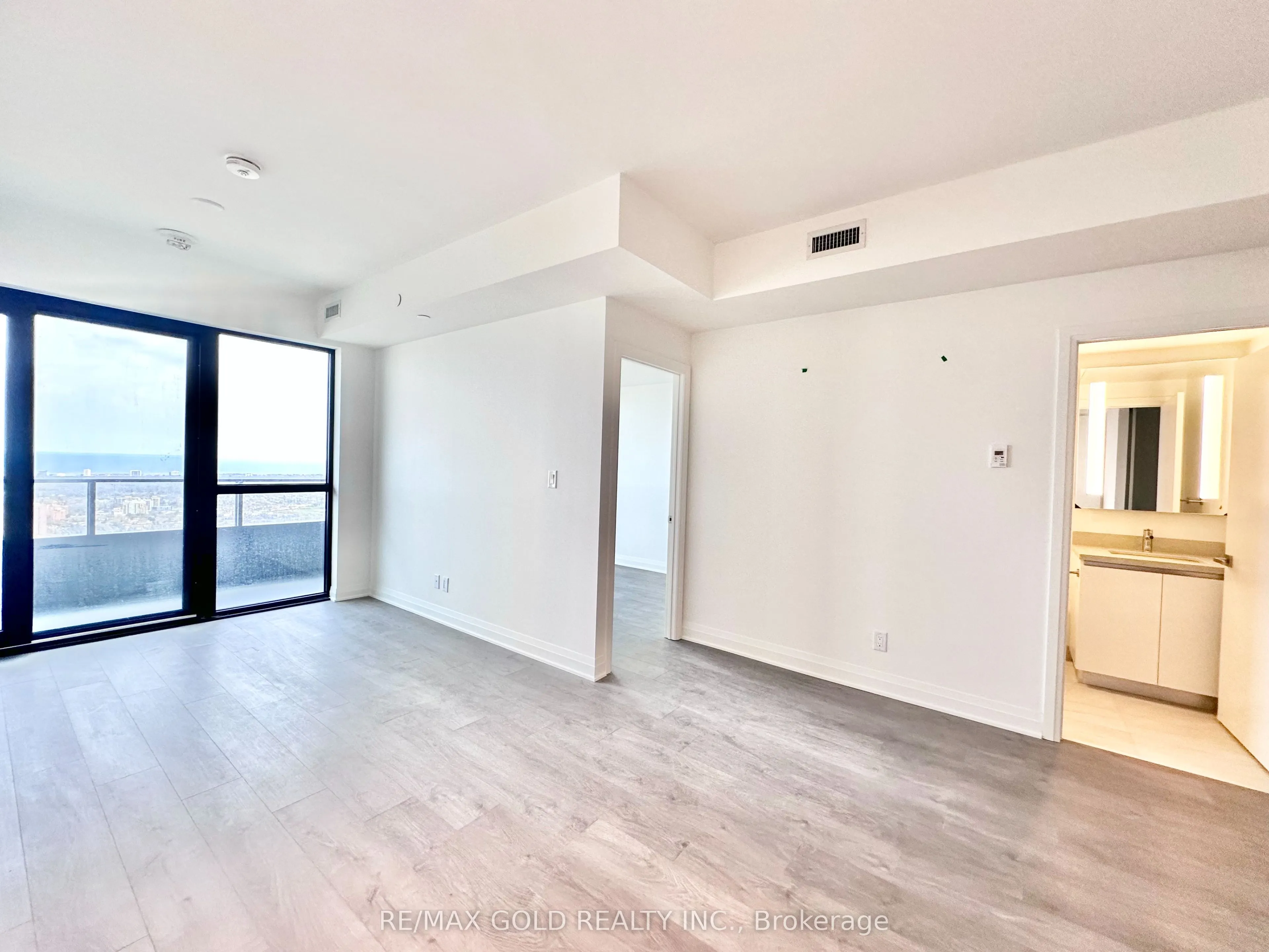 4015 The Exchange #5103